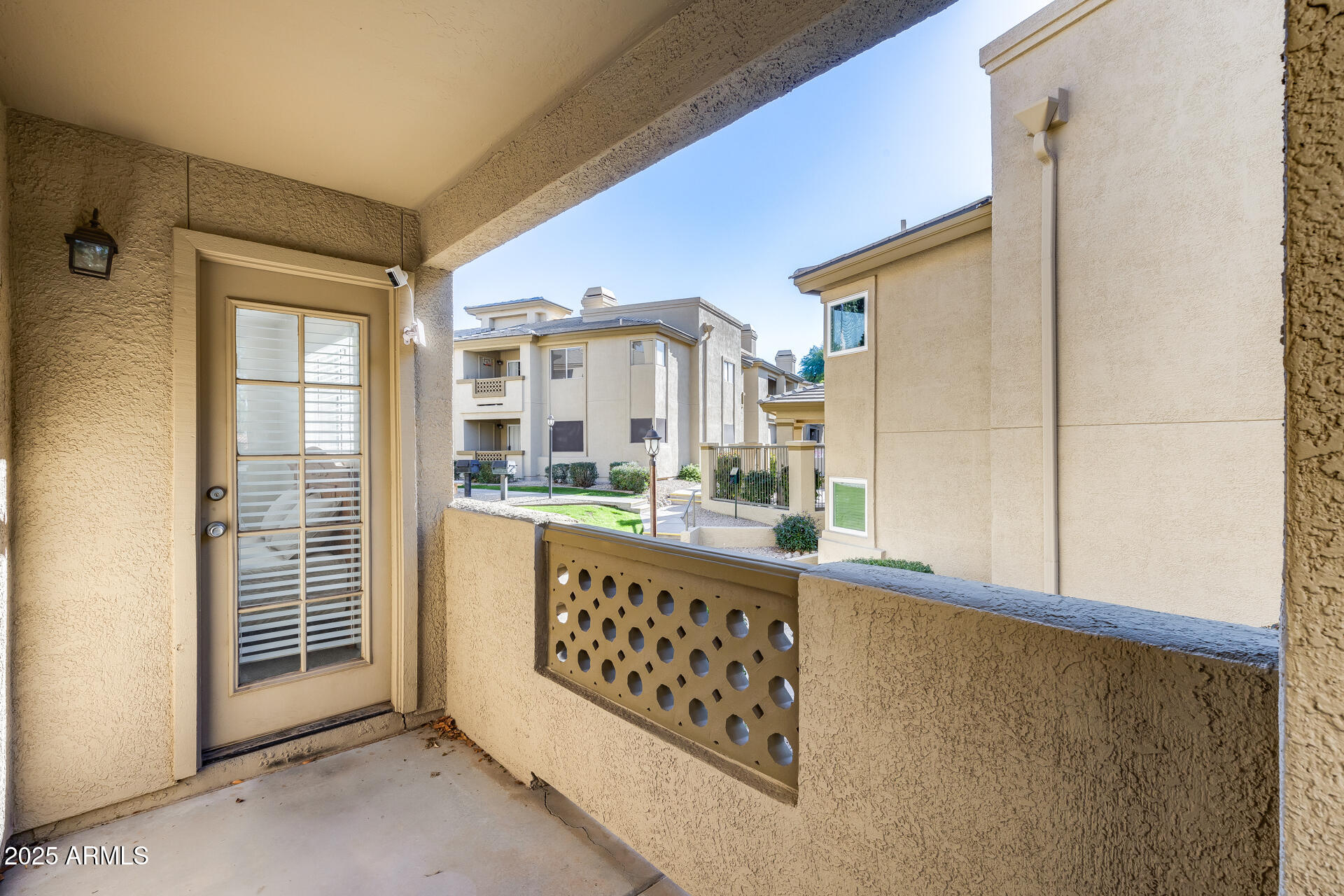 1880 E MORTEN Avenue 121