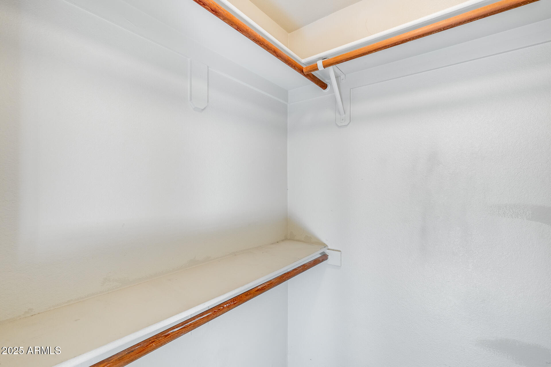 1880 E MORTEN Avenue 121