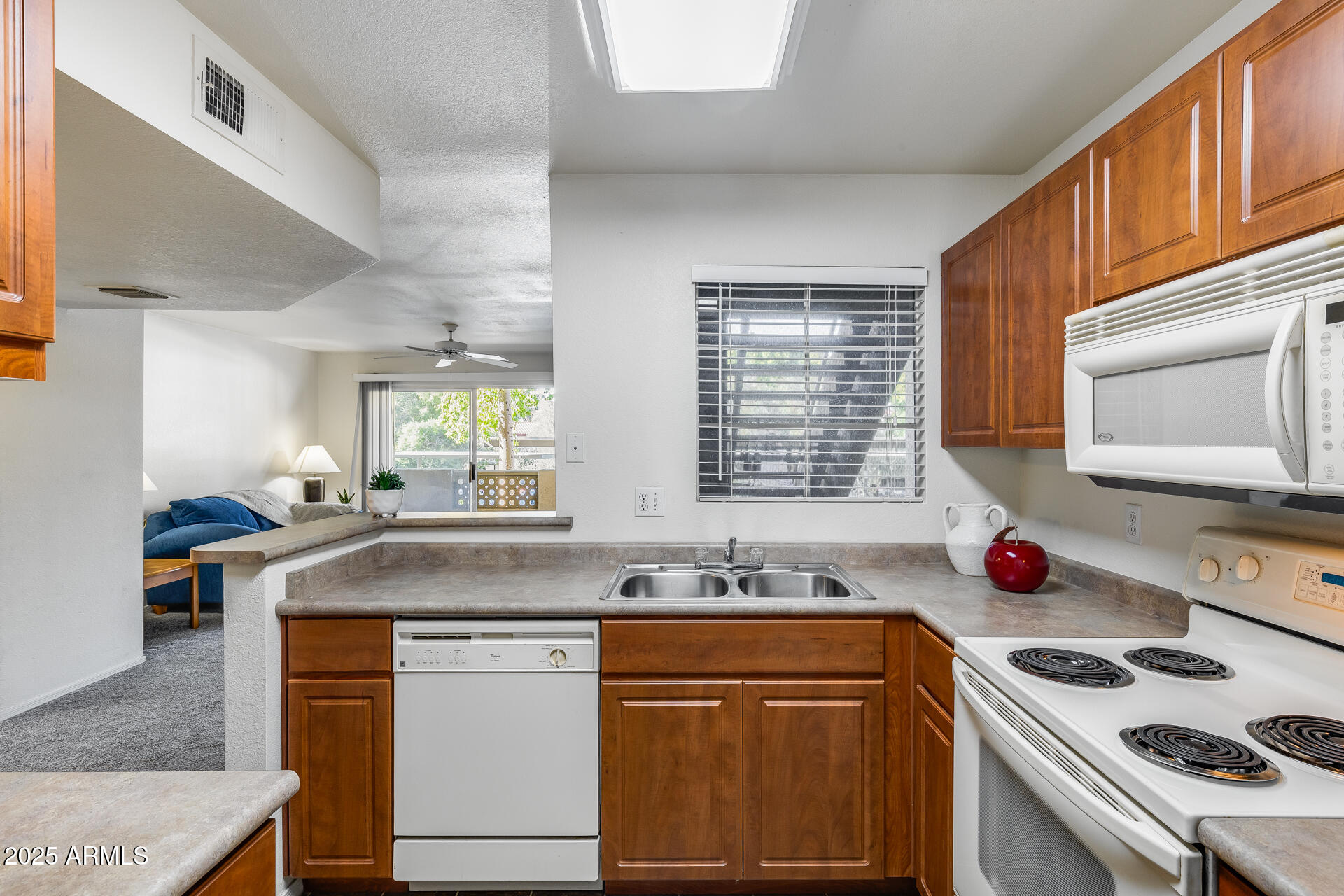 1880 E MORTEN Avenue 121