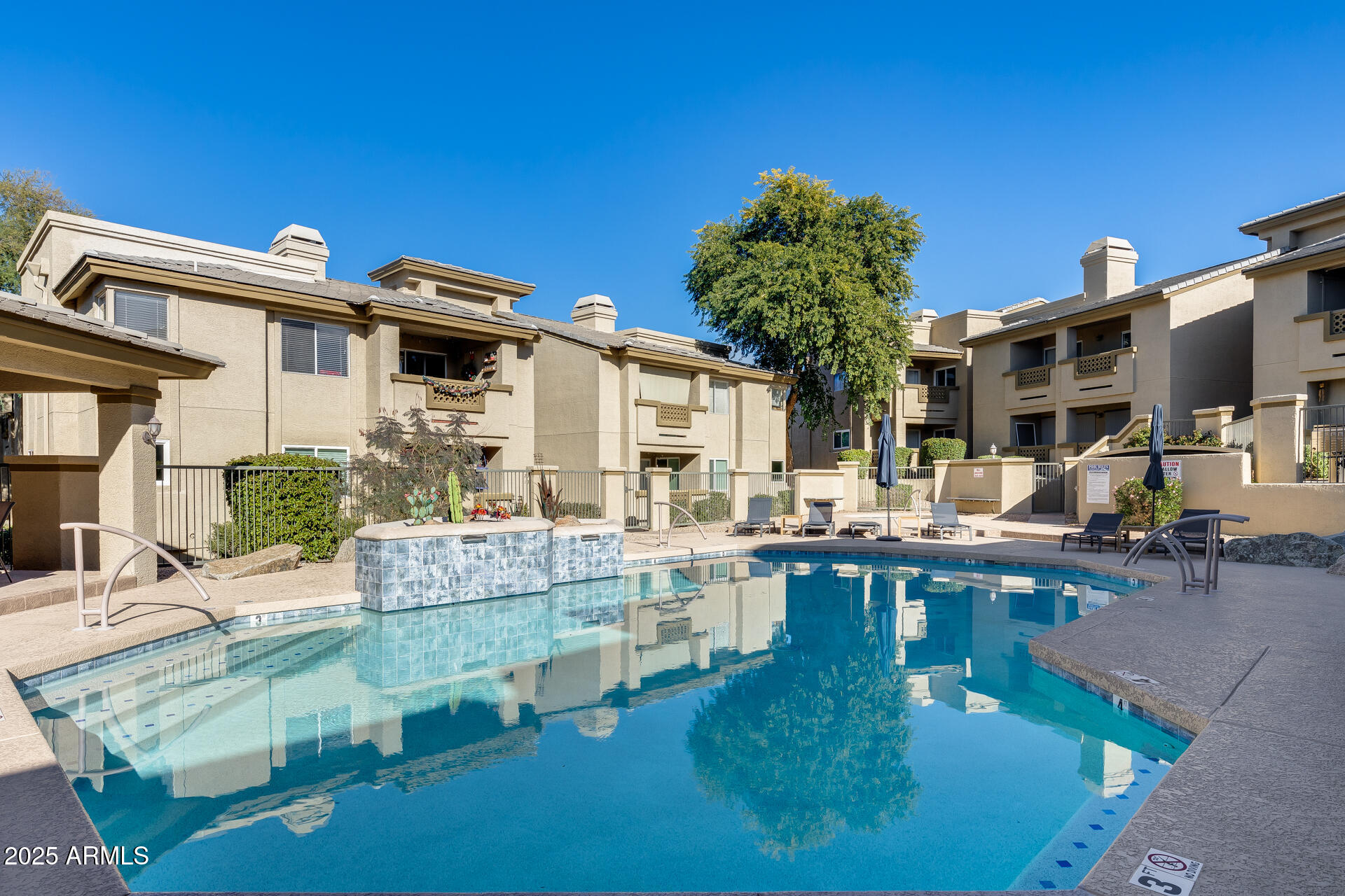 1880 E MORTEN Avenue 121