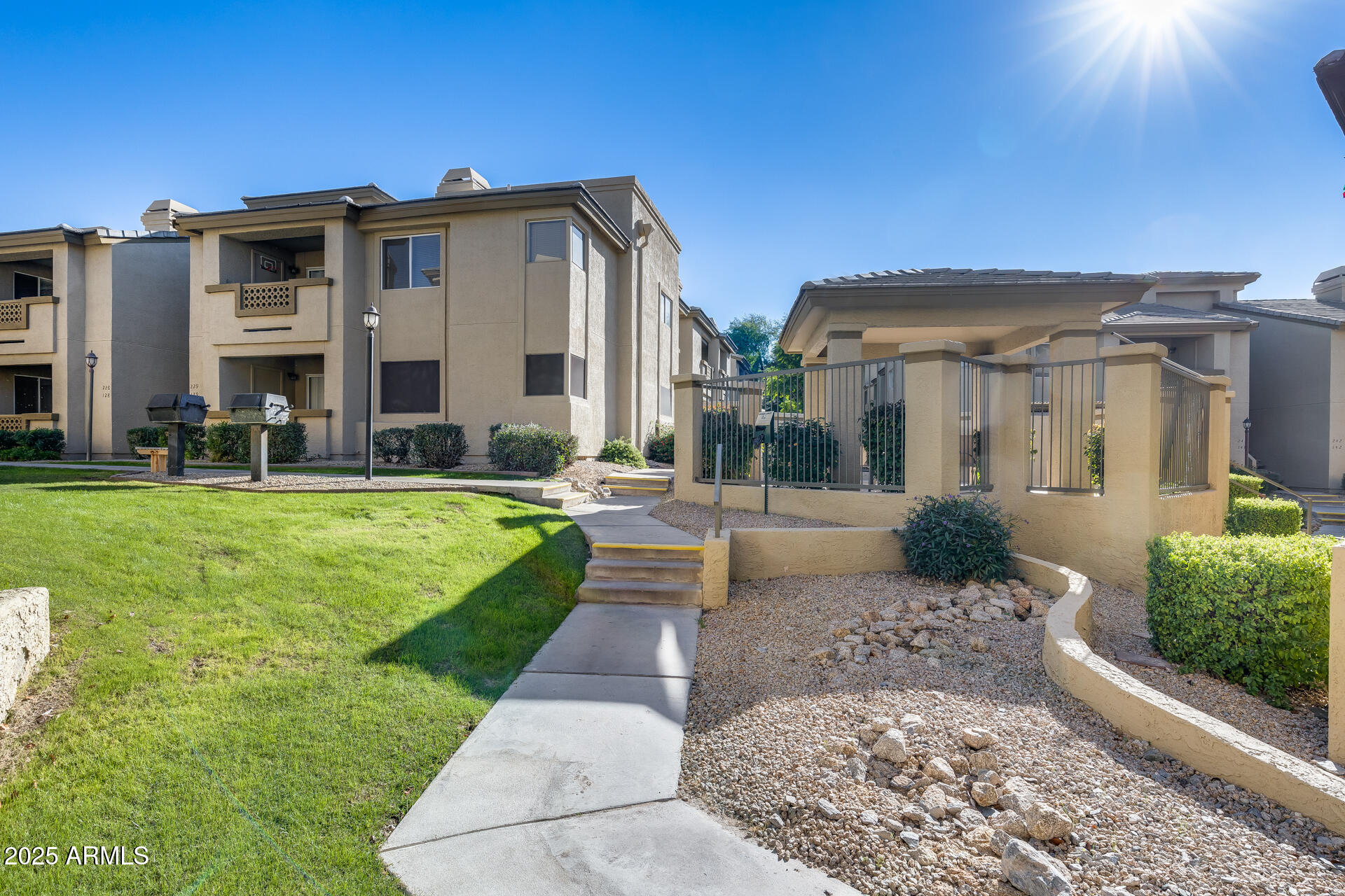 1880 E MORTEN Avenue 121