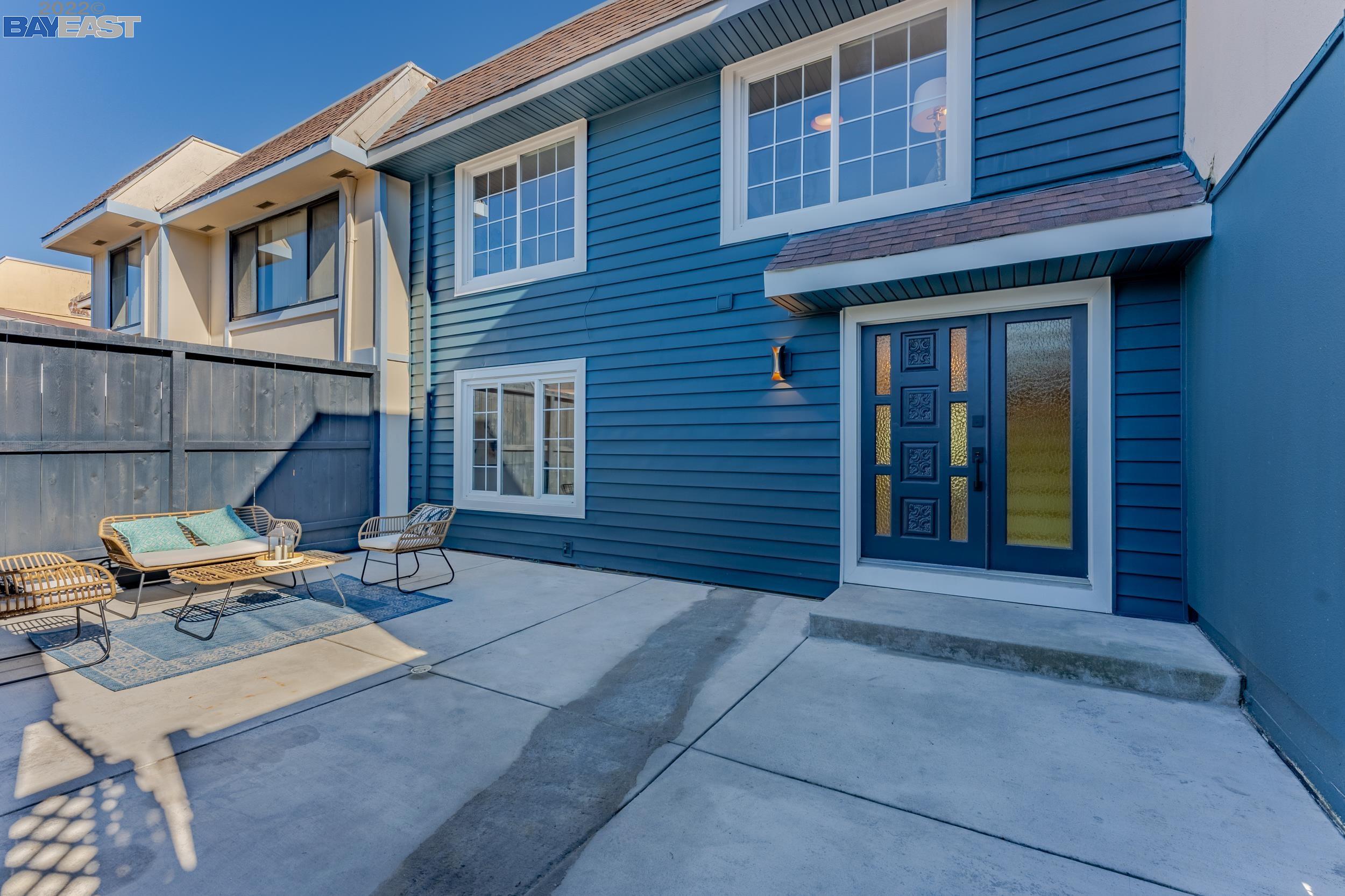 3744 Palos Verdes Way