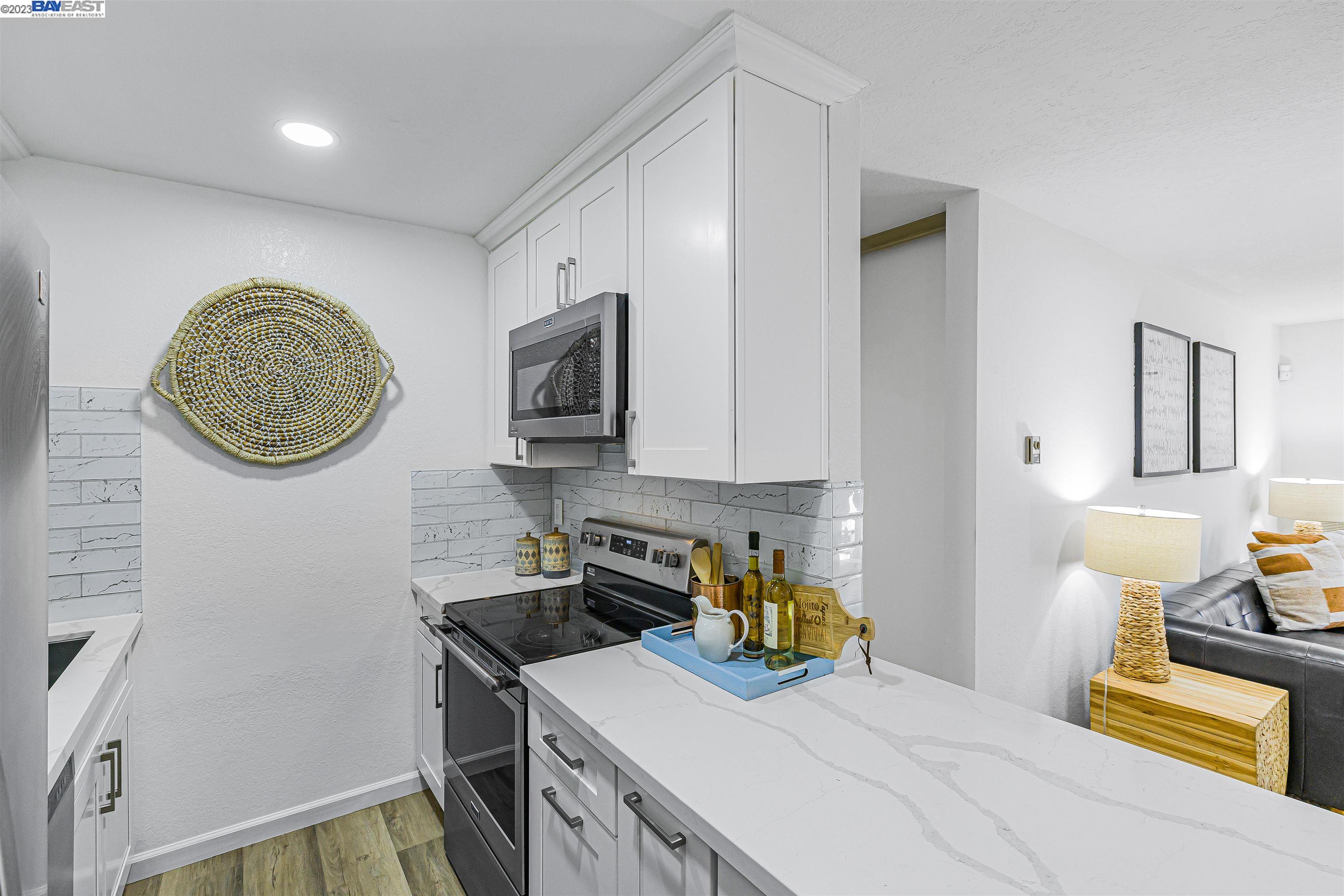 3300 Wolcott Cmn # 104