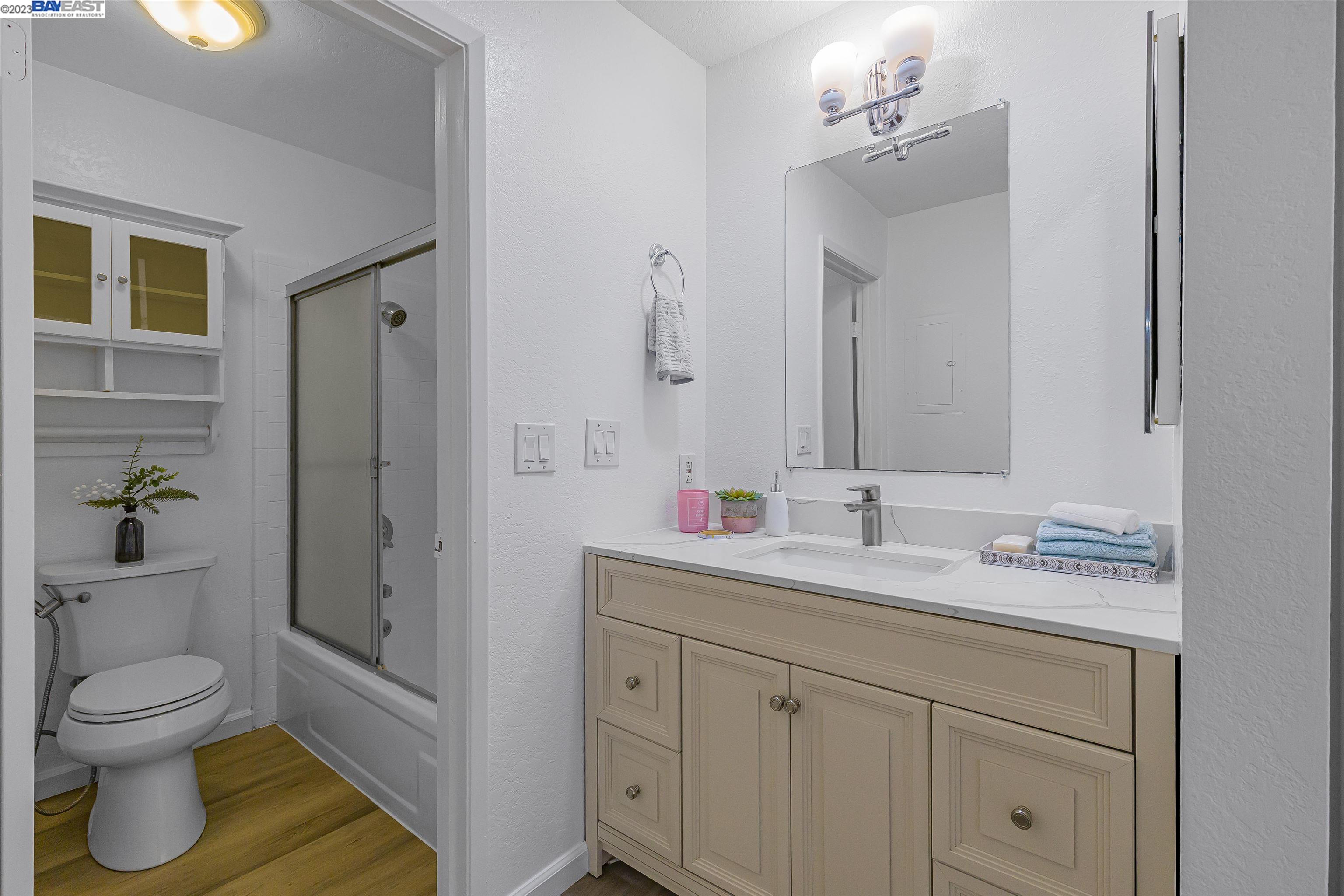 3300 Wolcott Cmn # 104