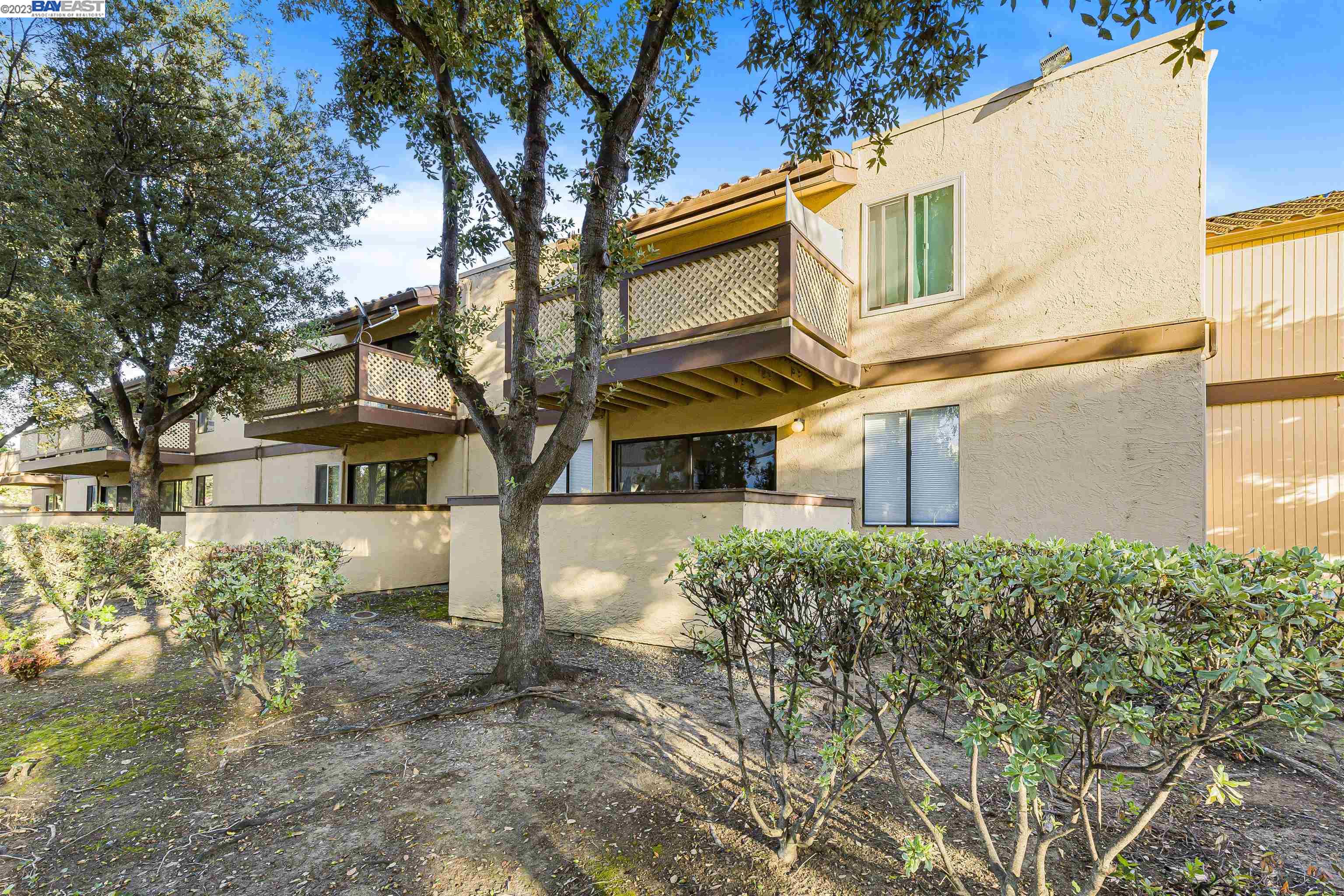 3300 Wolcott Cmn # 104