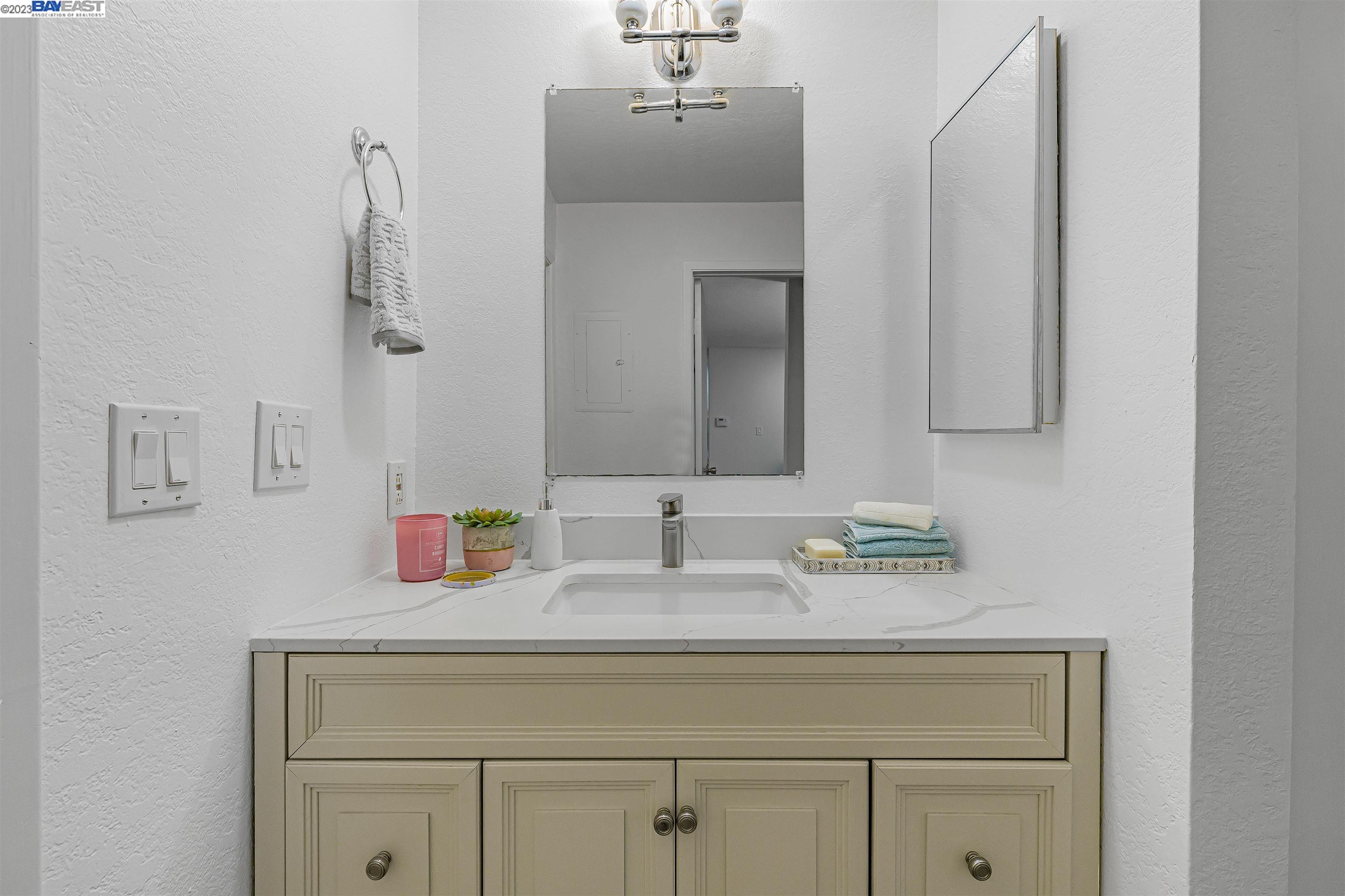 3300 Wolcott Cmn # 104