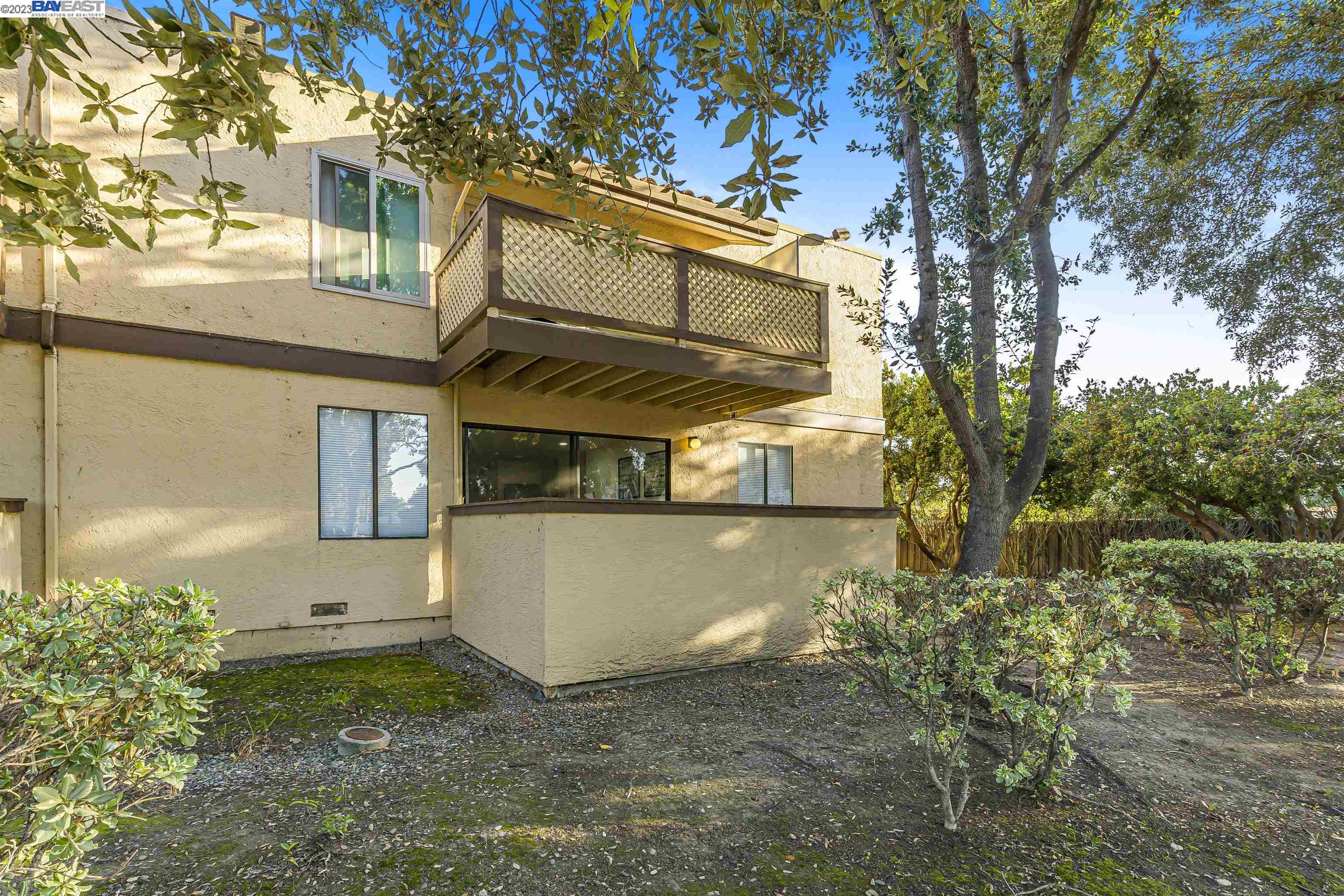 3300 Wolcott Cmn # 104