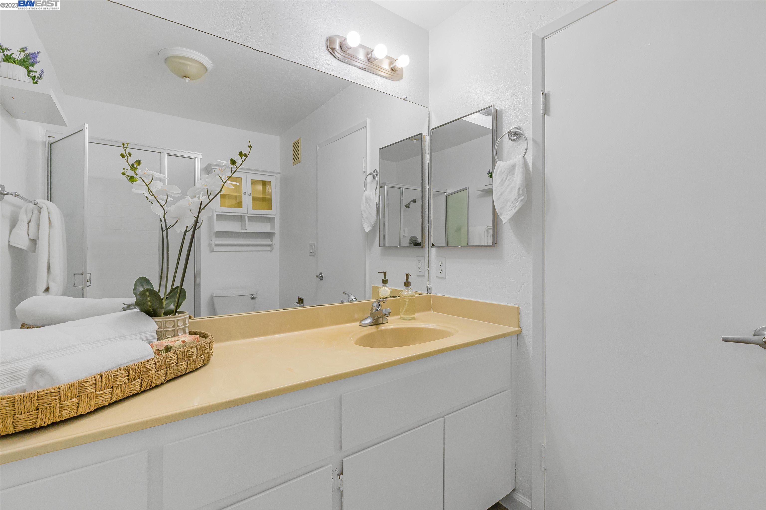 3300 Wolcott Cmn # 104