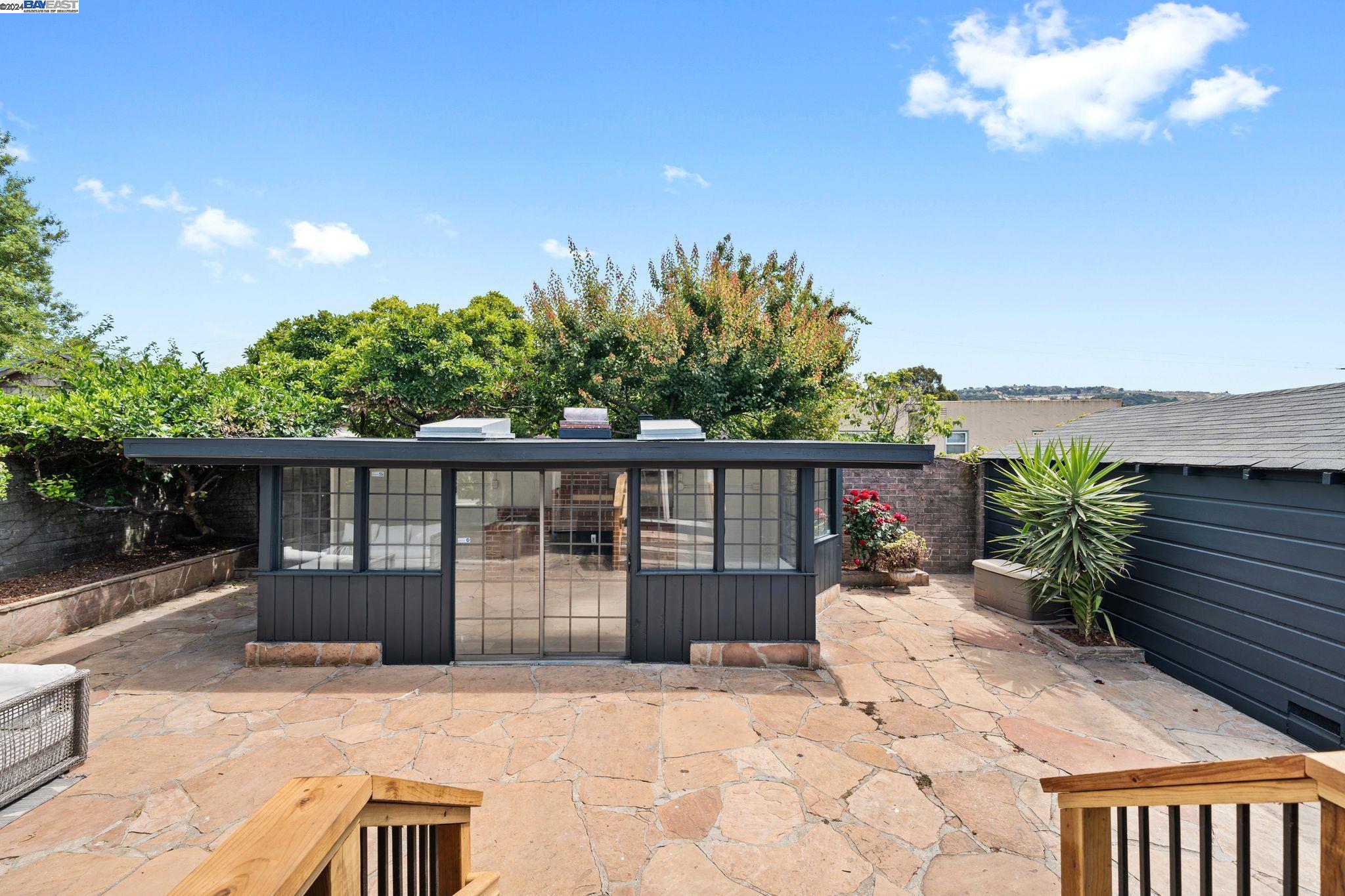3282 Madera Ave