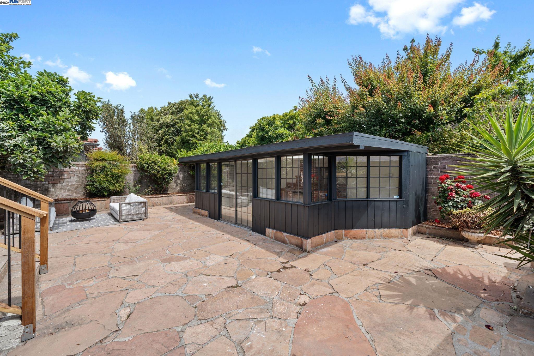 3282 Madera Ave