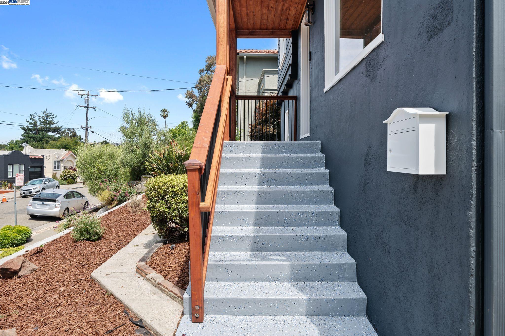 3282 Madera Ave