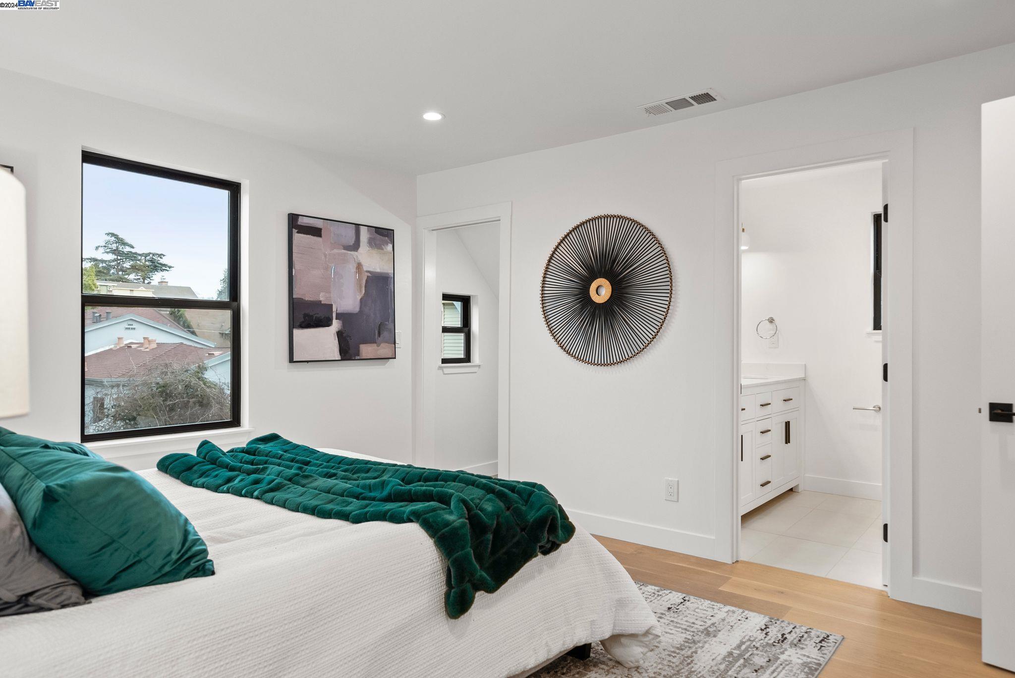 3107 Deakin