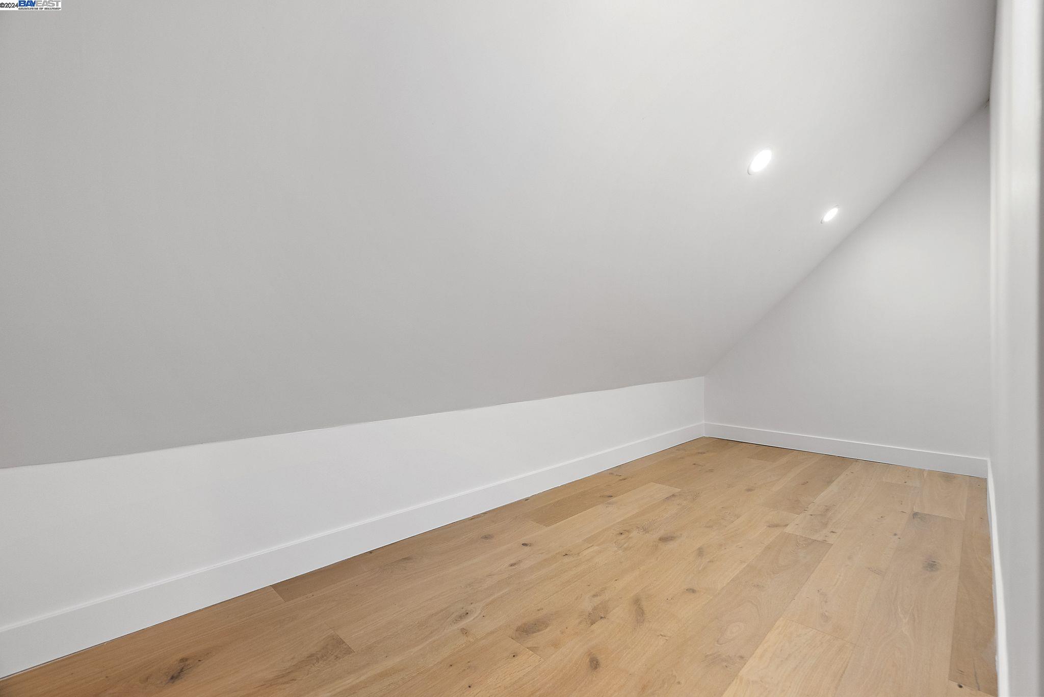 3107 Deakin