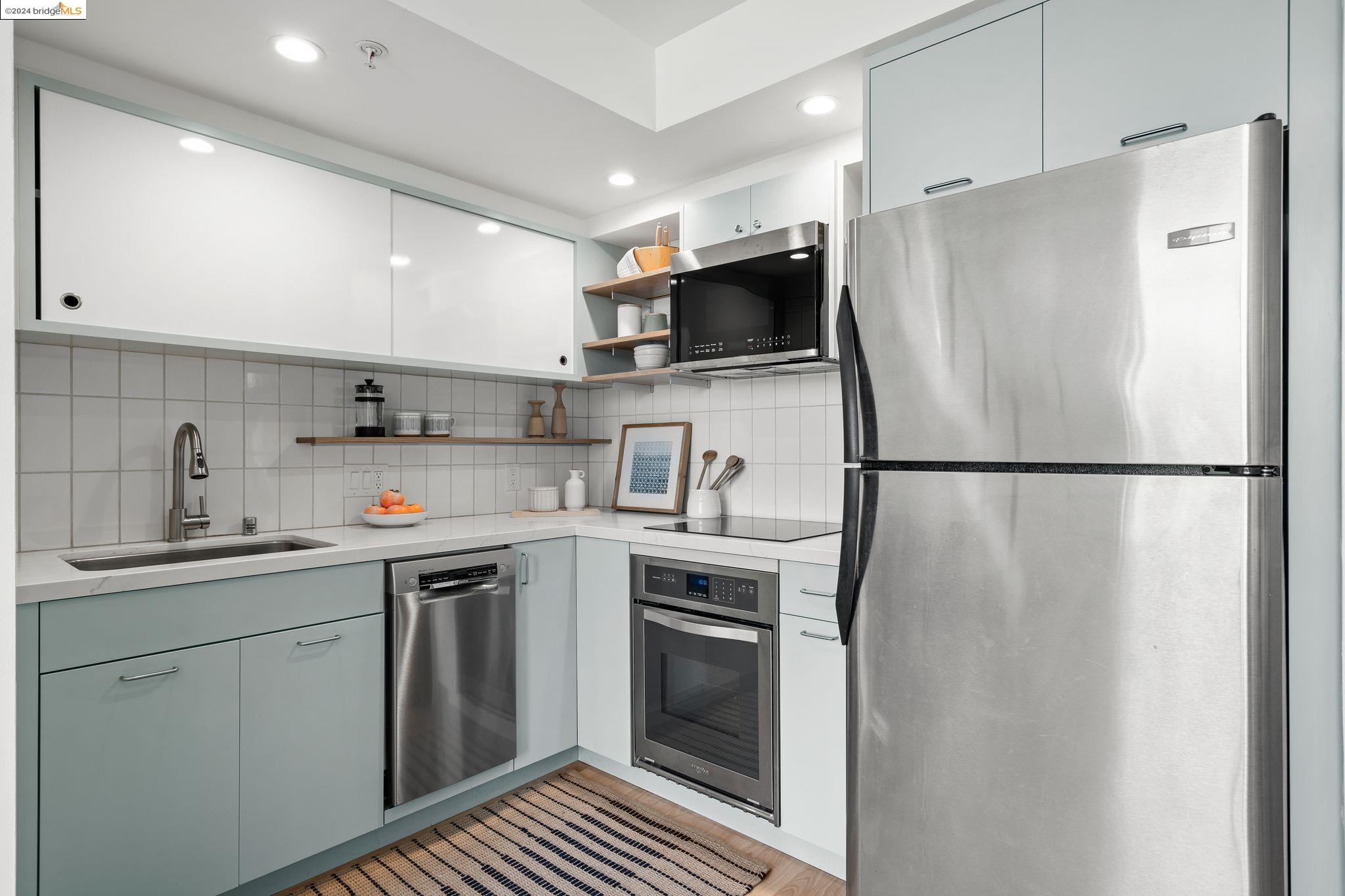 485 W Macarthur Blvd # 403