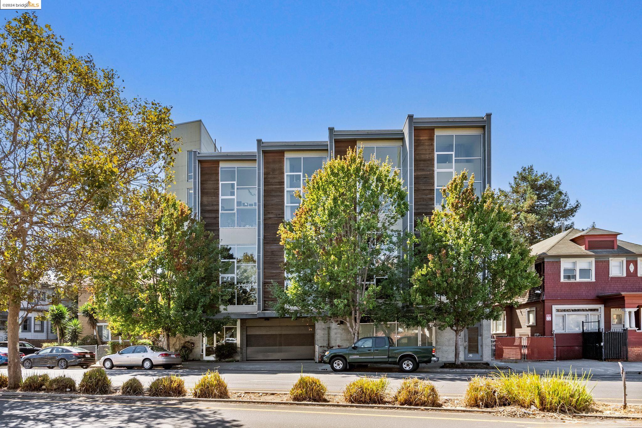 485 W Macarthur Blvd # 403