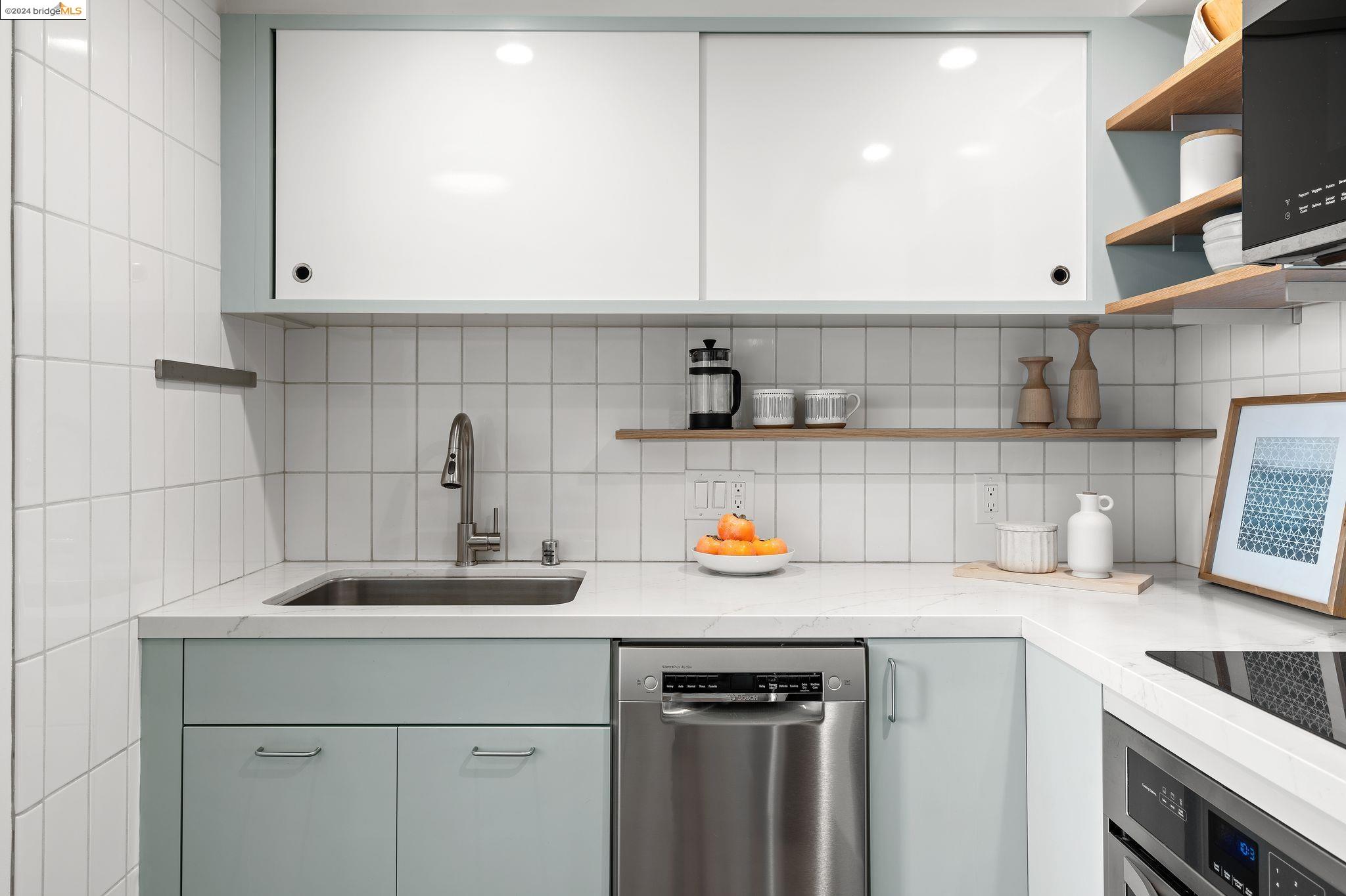 485 W Macarthur Blvd # 403