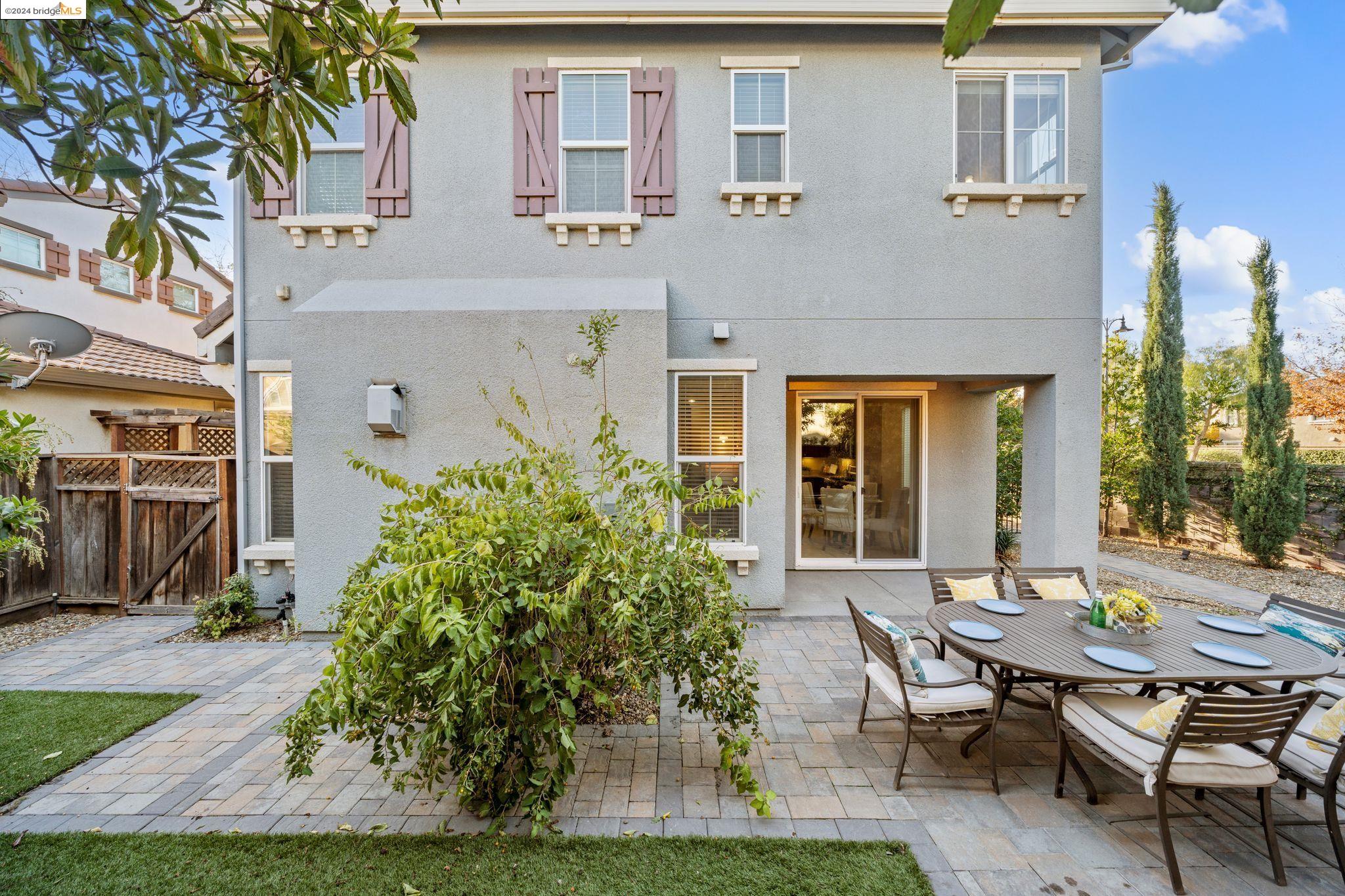 14 S Tranquilidad Ct