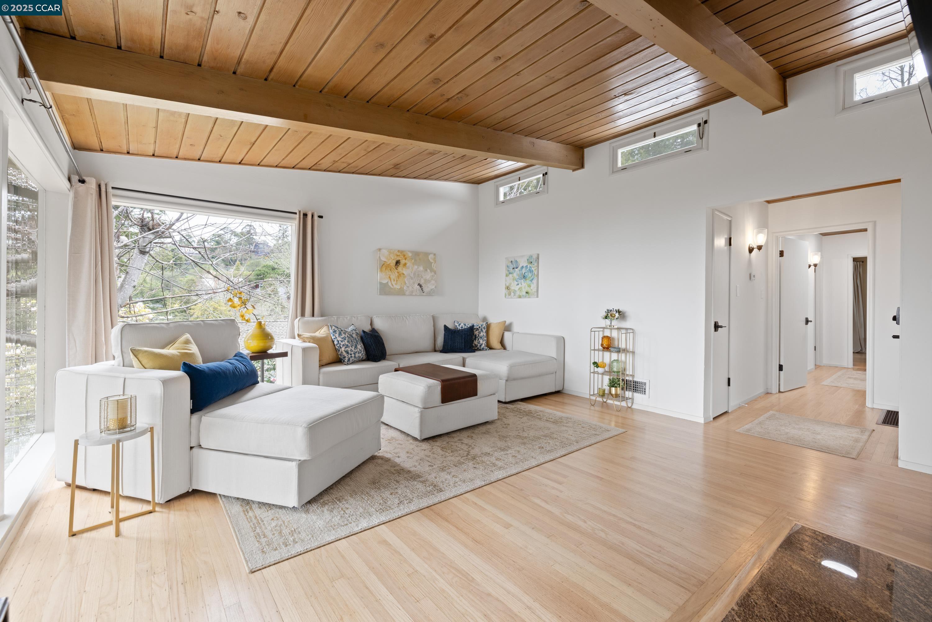 256 Fairlawn Dr