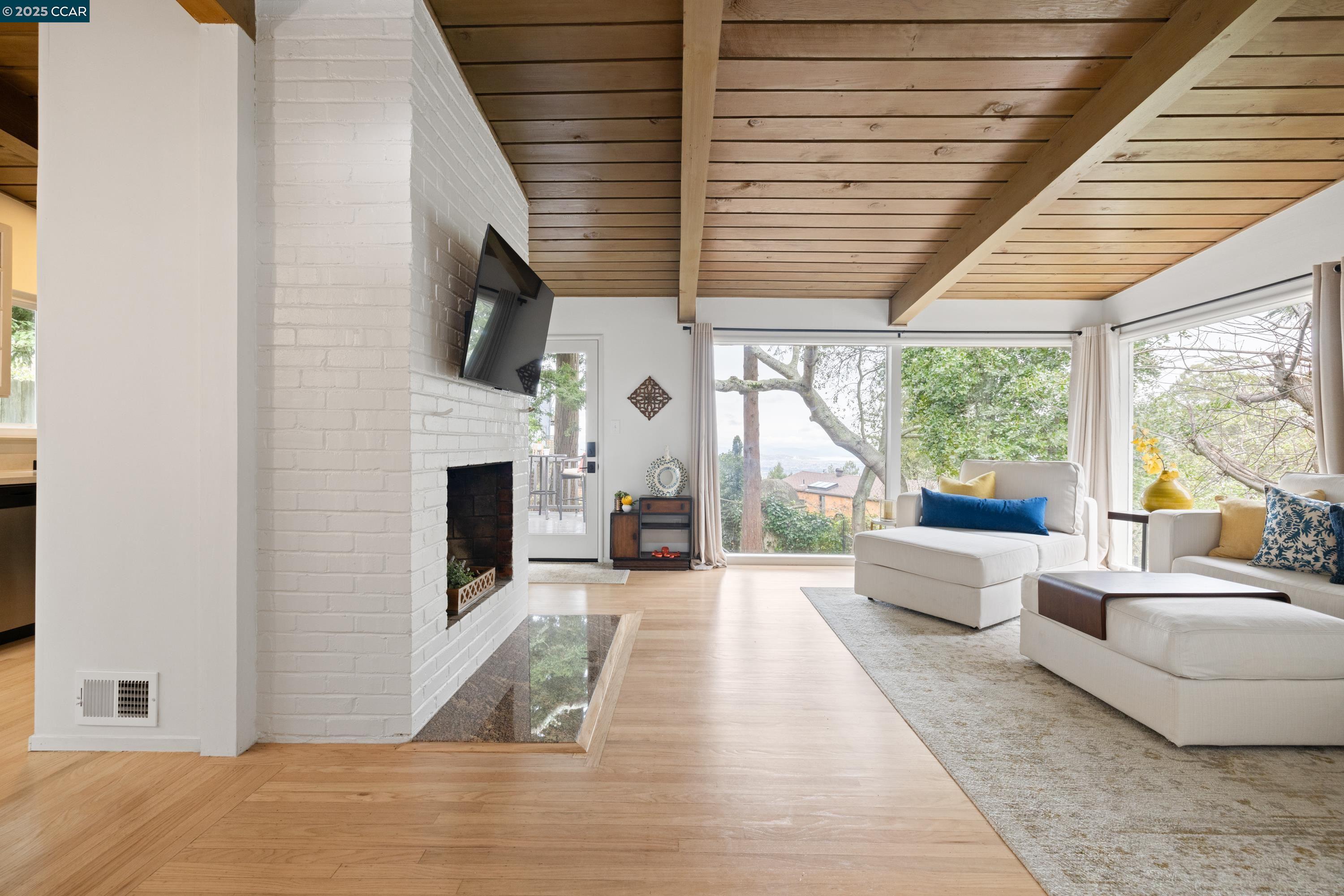 256 Fairlawn Dr