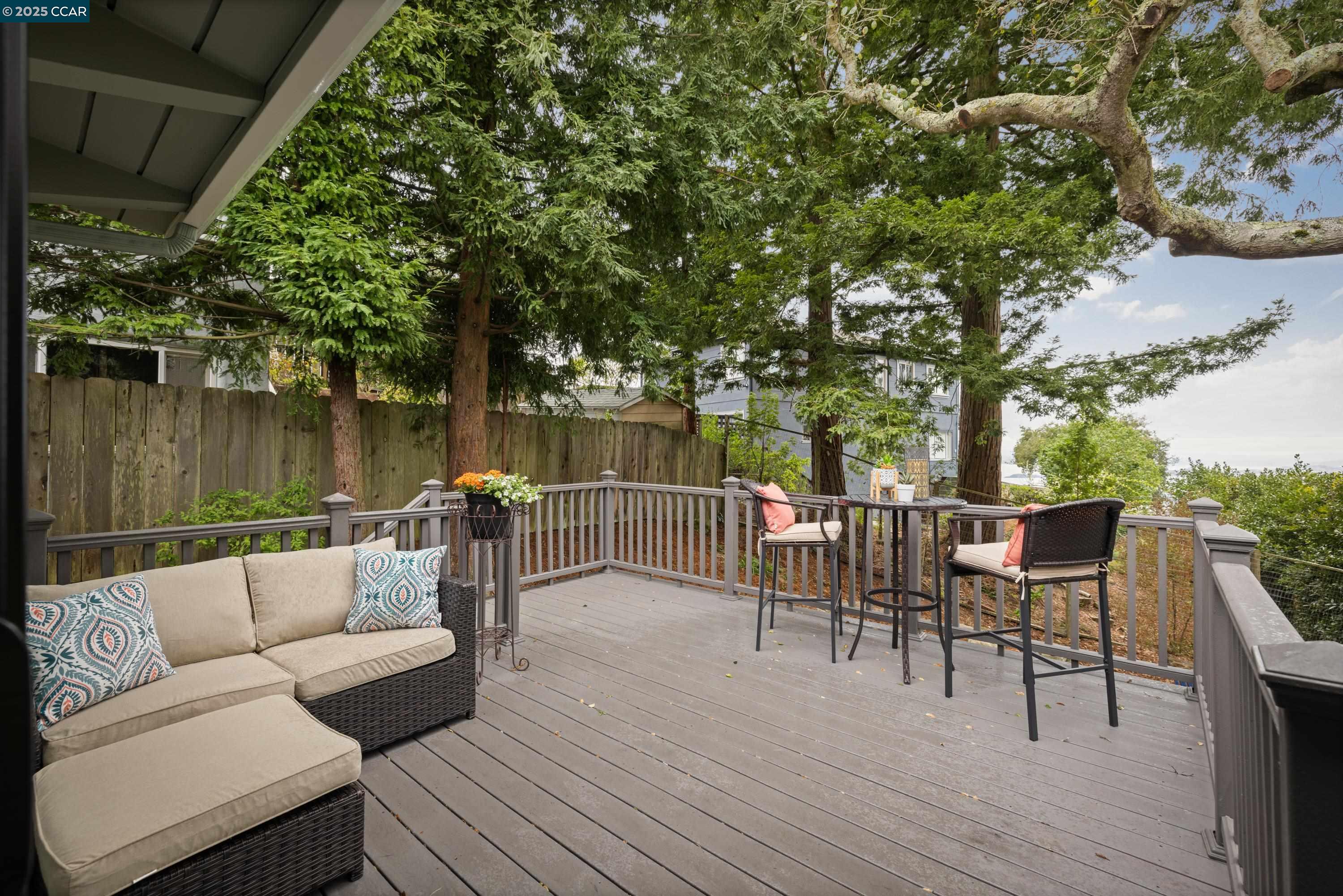 256 Fairlawn Dr