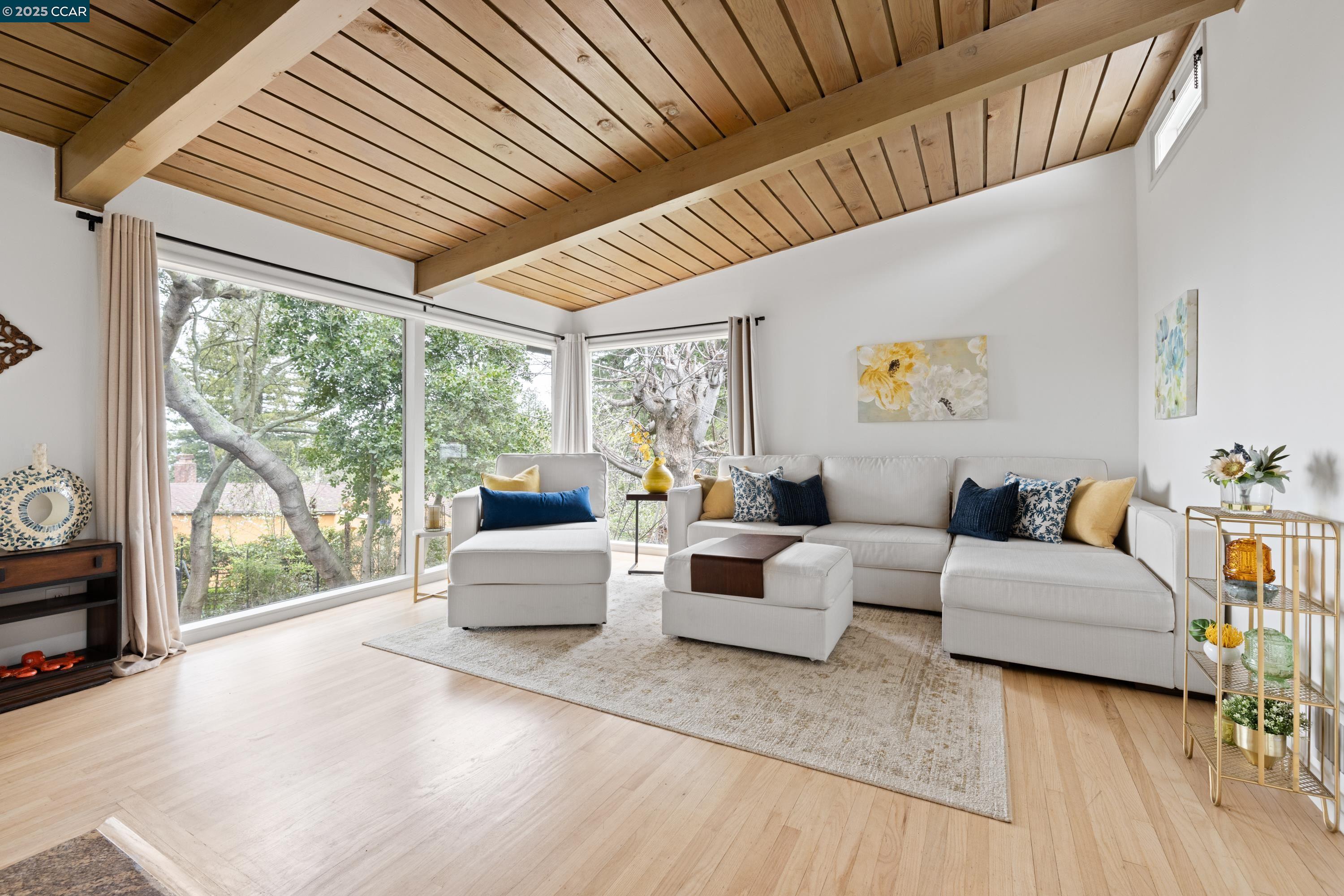 256 Fairlawn Dr