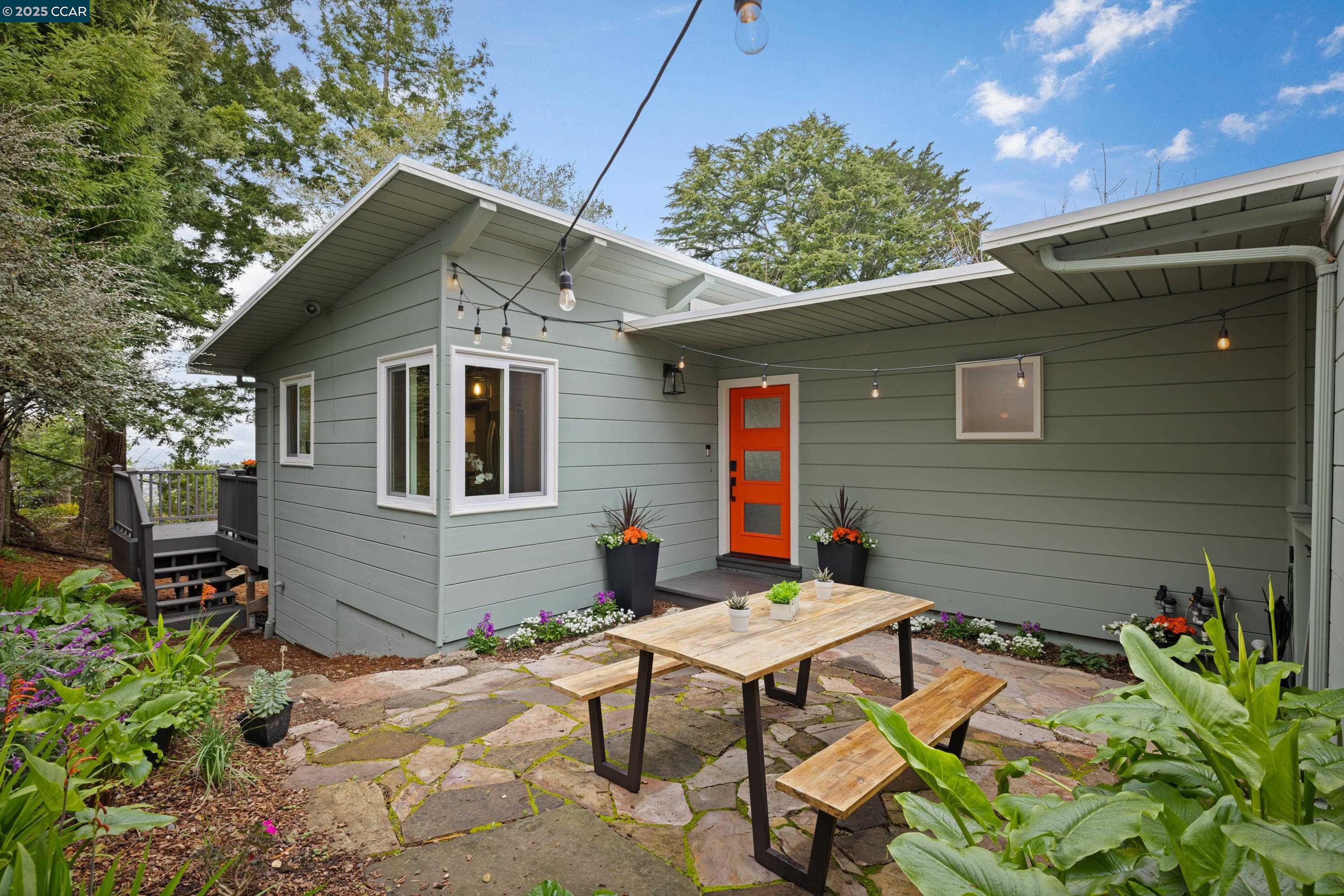 256 Fairlawn Dr