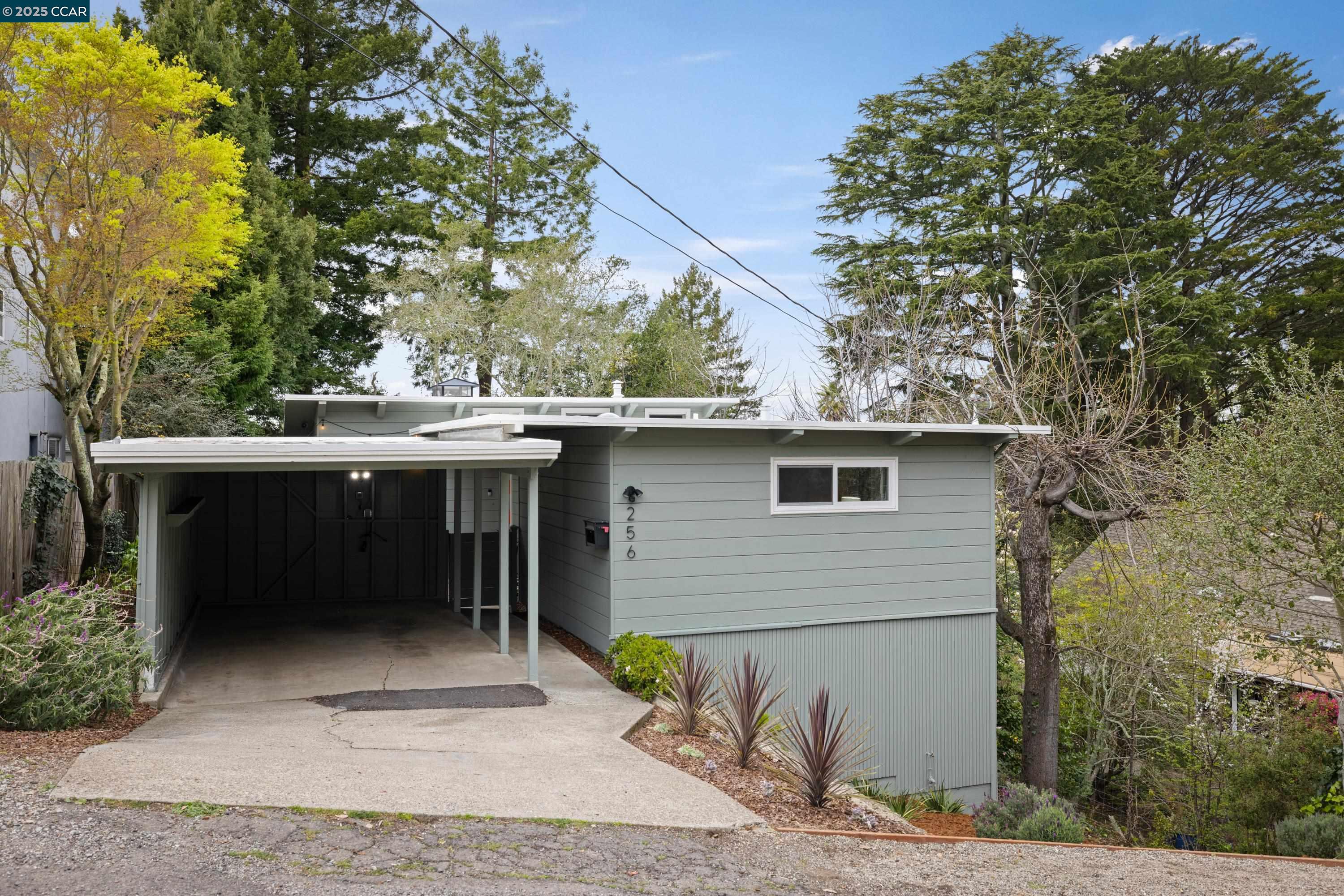 256 Fairlawn Dr