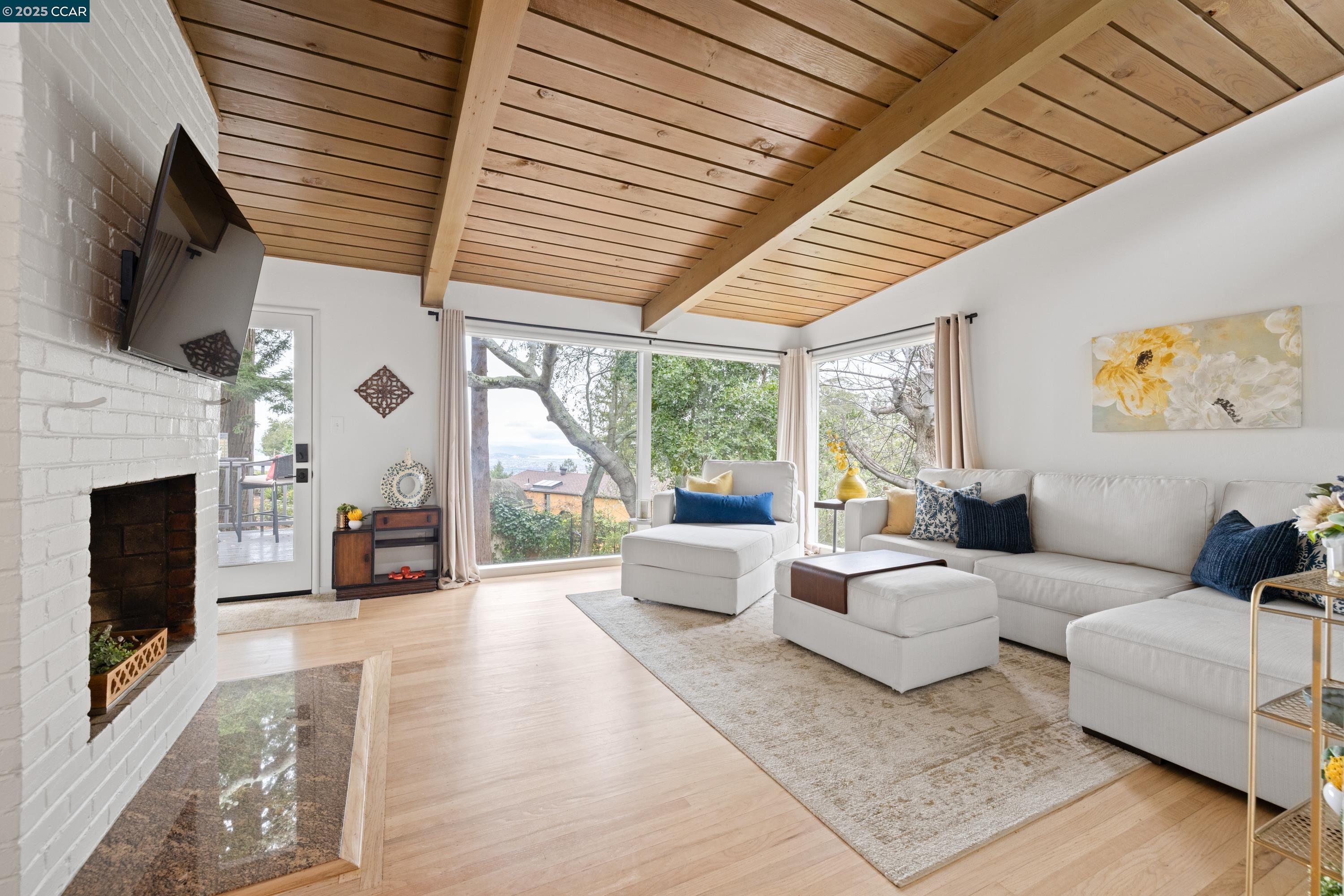 256 Fairlawn Dr