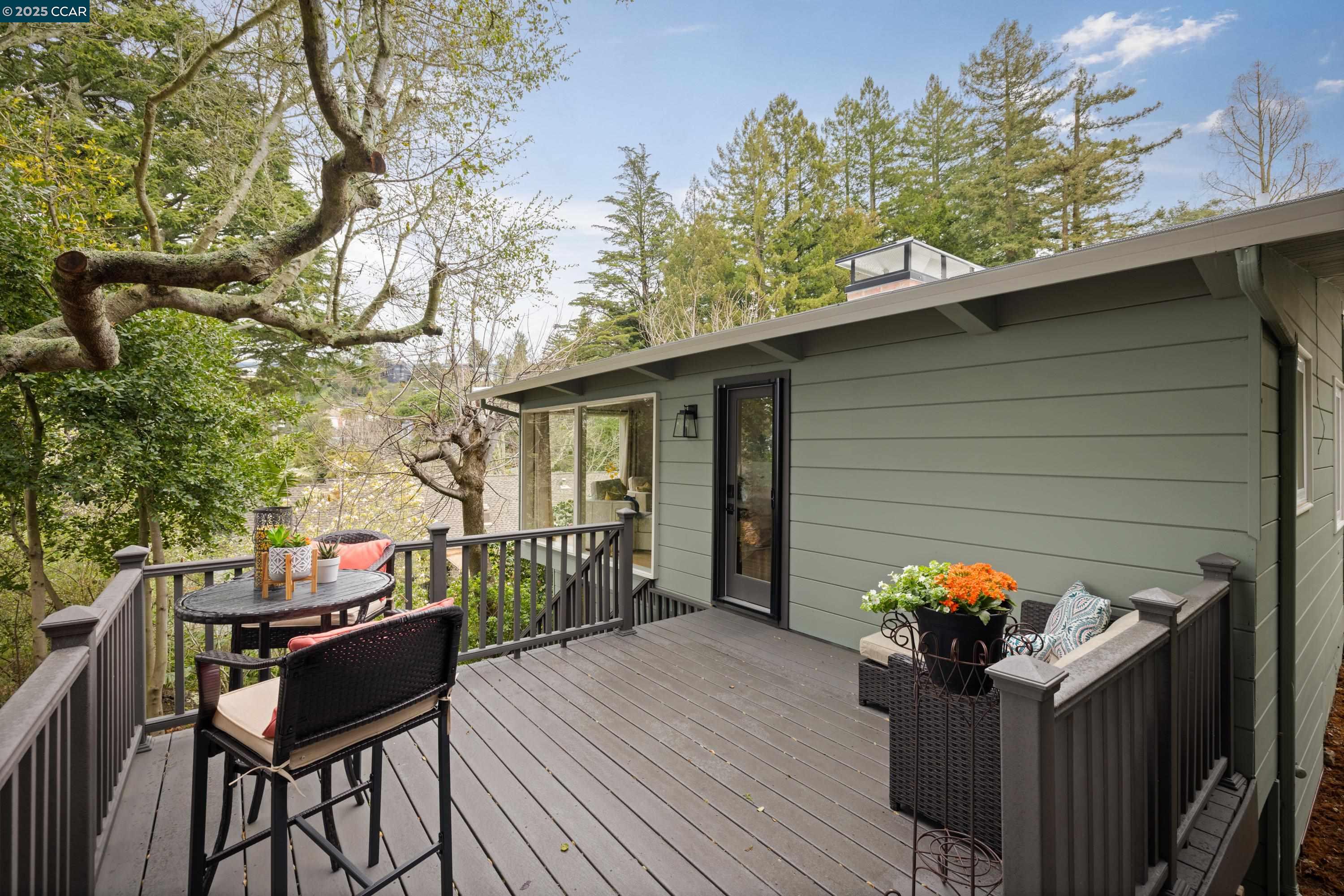 256 Fairlawn Dr