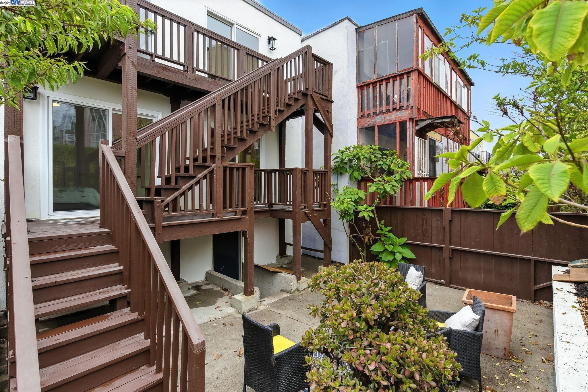 100-102 Byrne St
