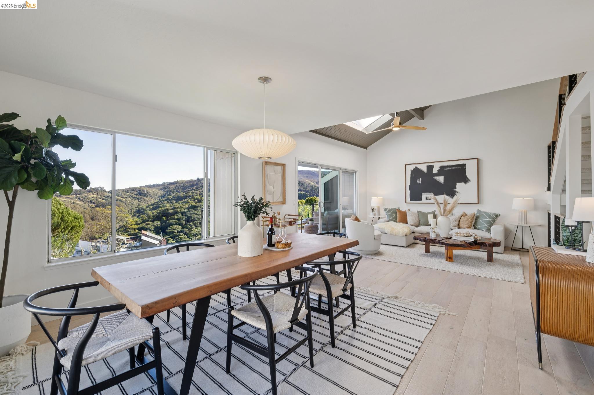 311 Vista De Valle