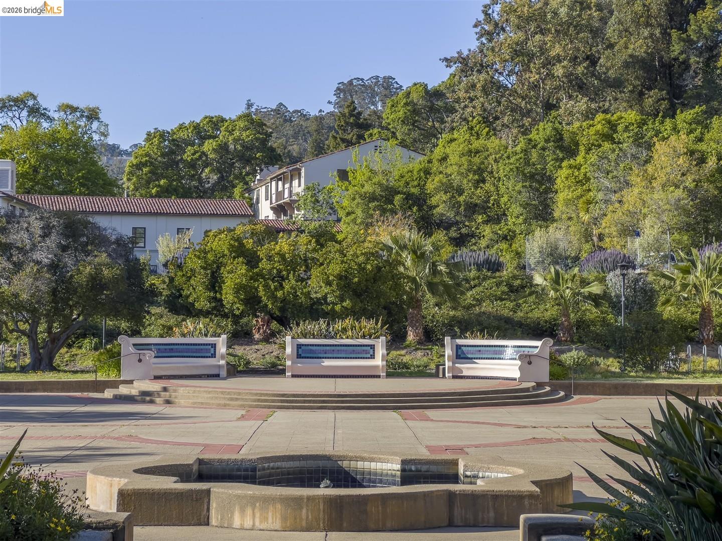 2611 Piedmont Ave # 4