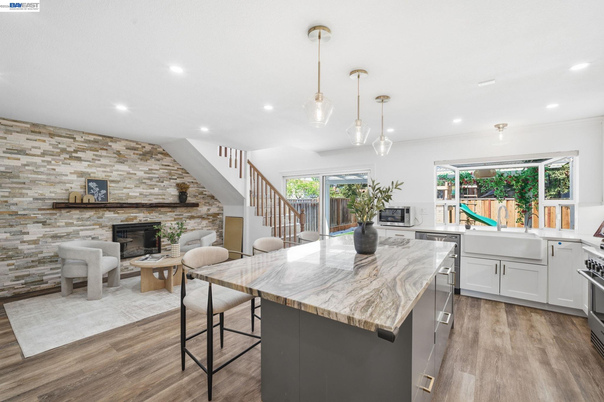 2901 Glen Heather Dr