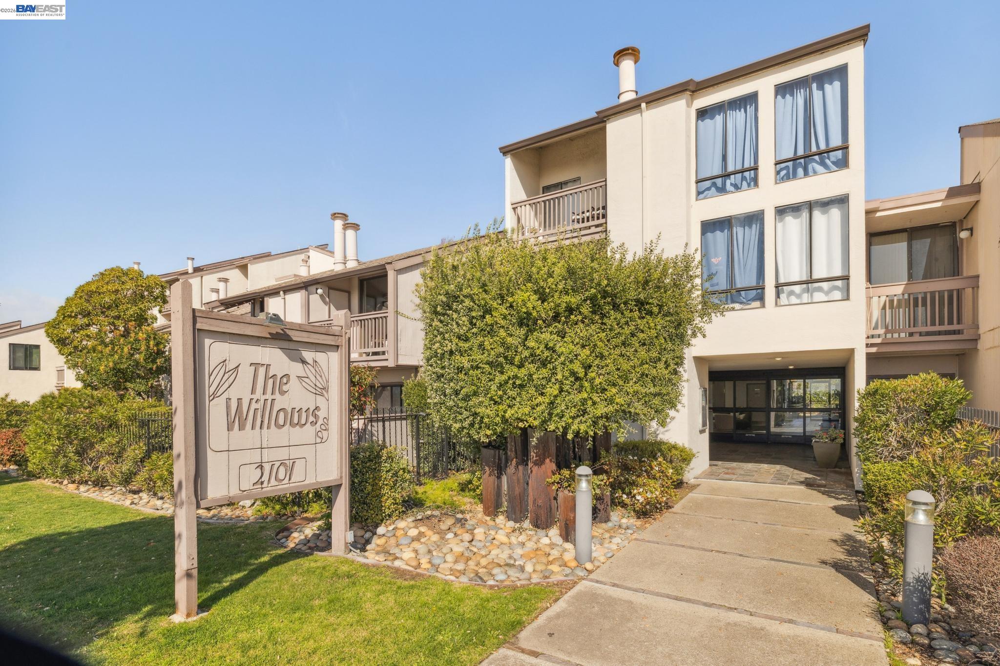 2101 Shoreline Dr # 425