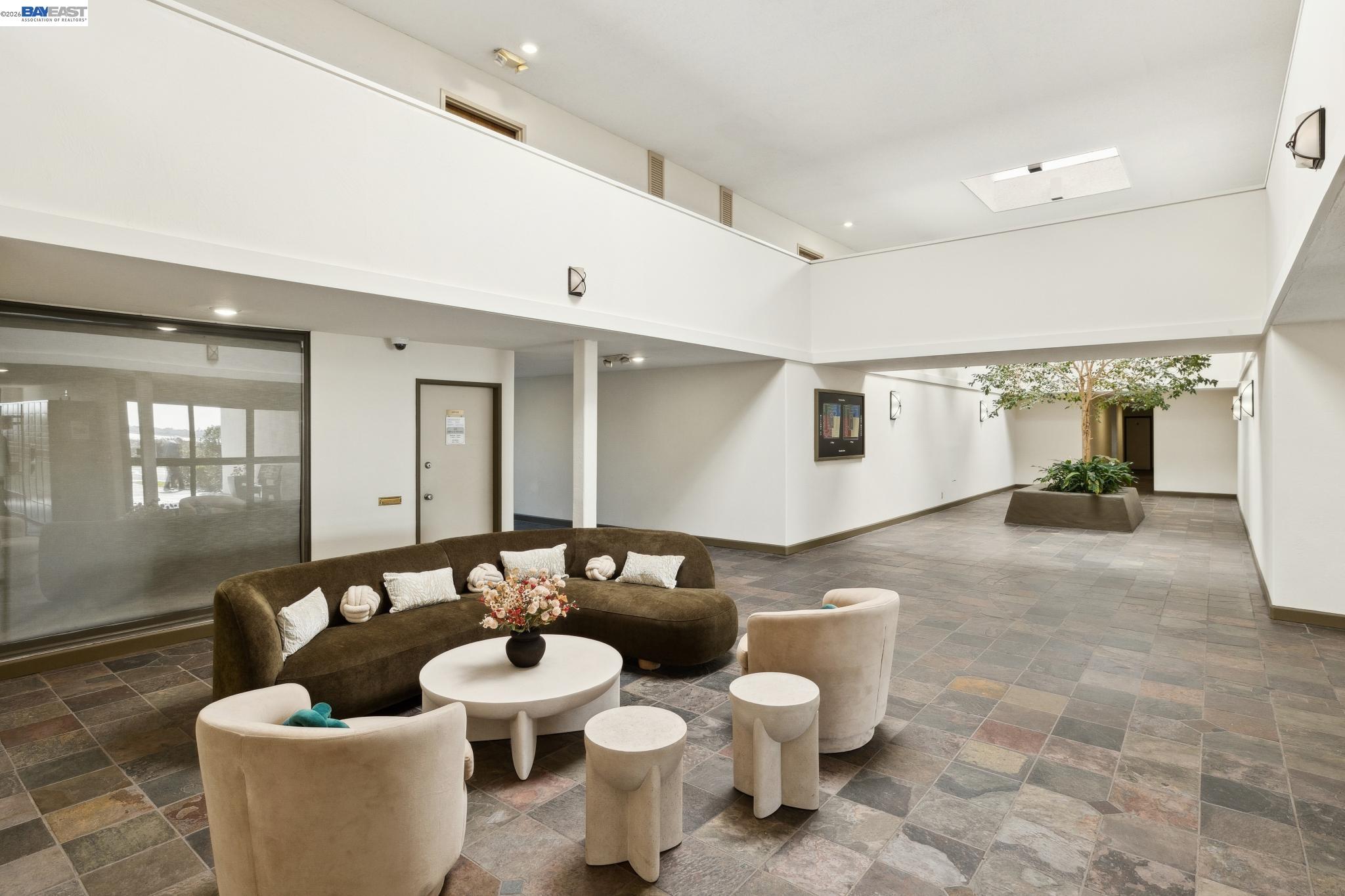 2101 Shoreline Dr # 425