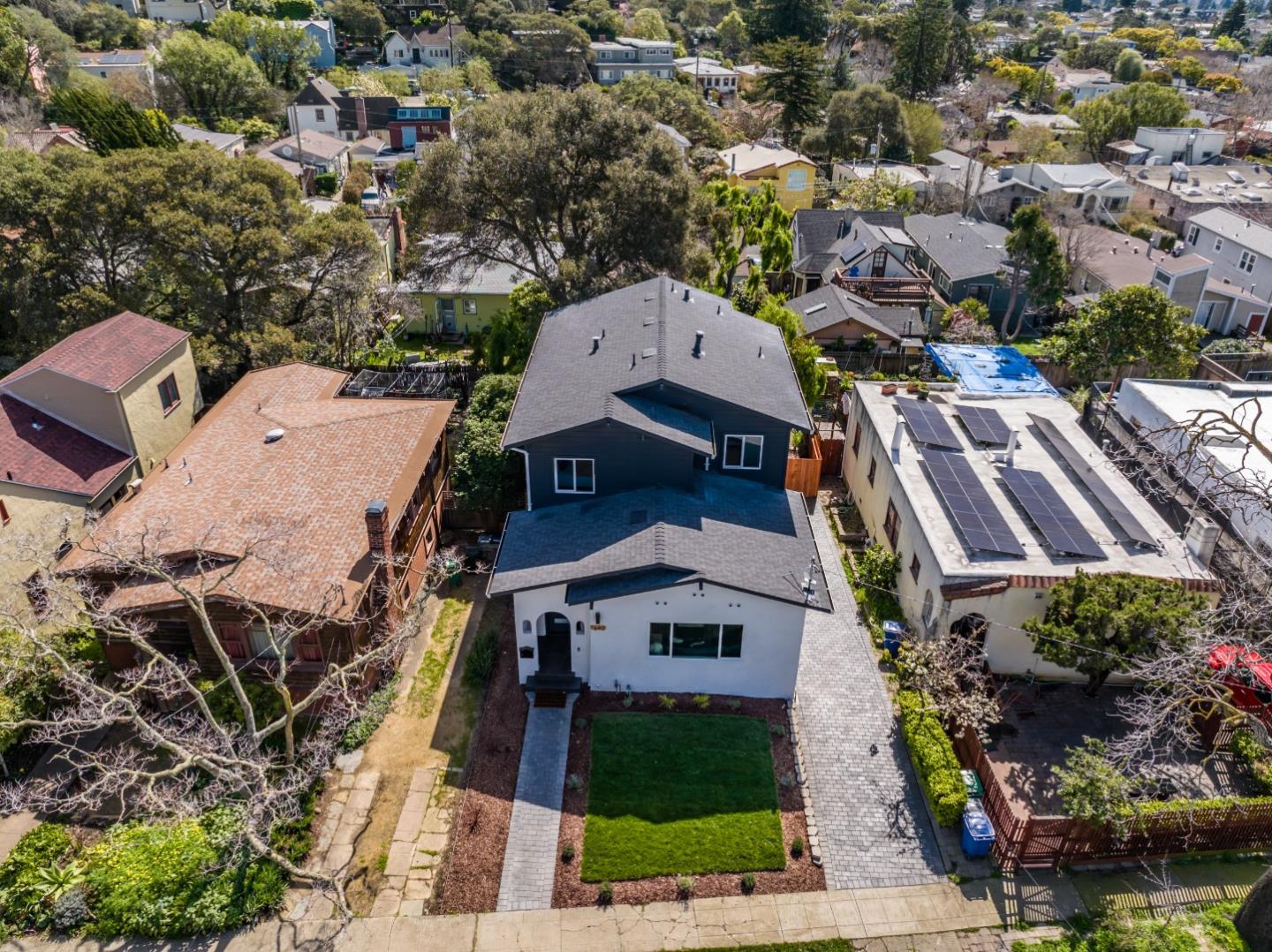 1640 Oak View Avenue