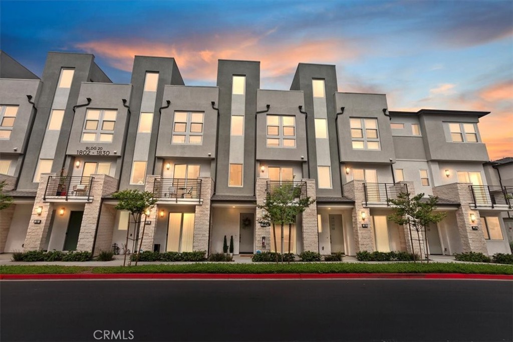 1810 W Bushell Street