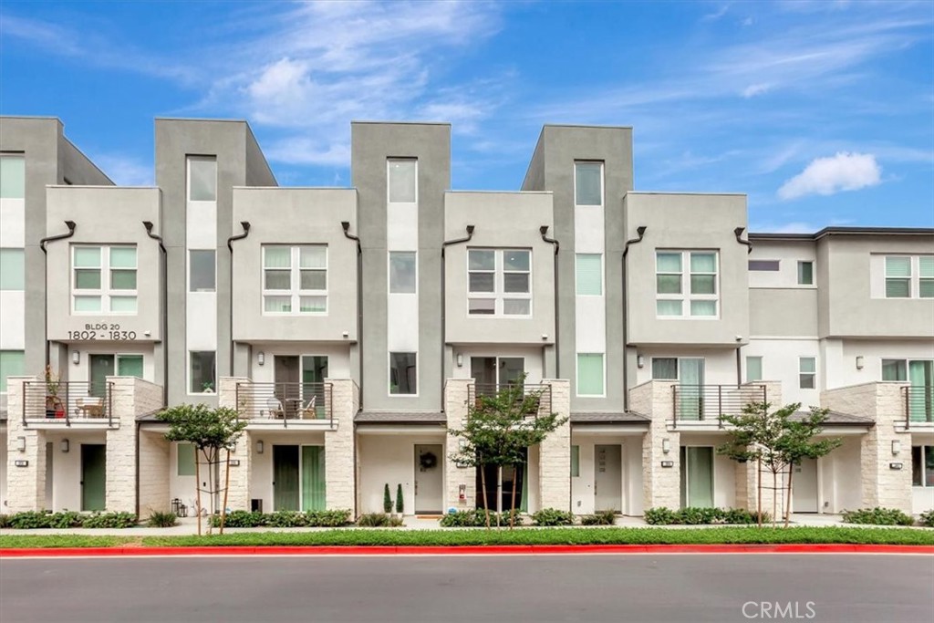 1810 W Bushell Street