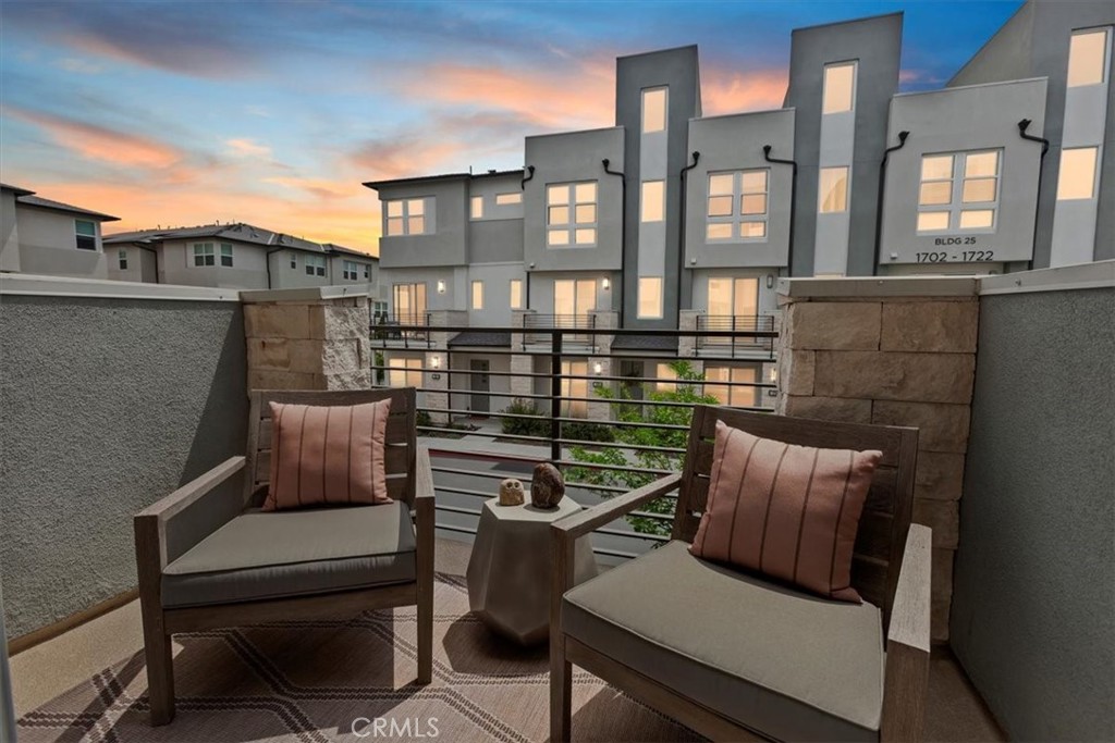 1810 W Bushell Street