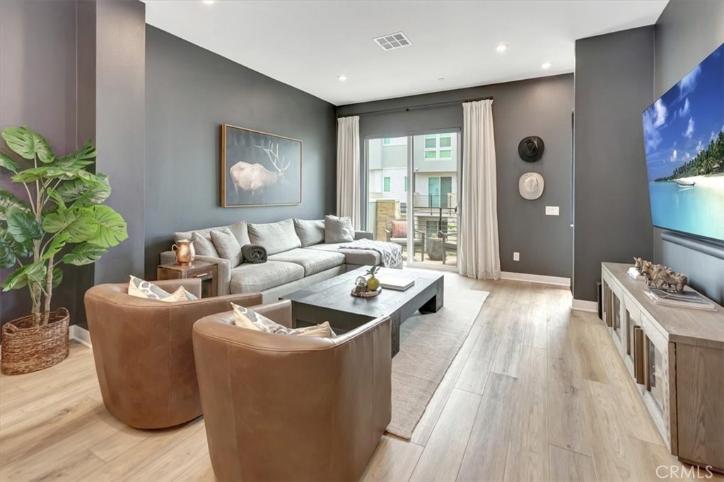 1810 W Bushell Street