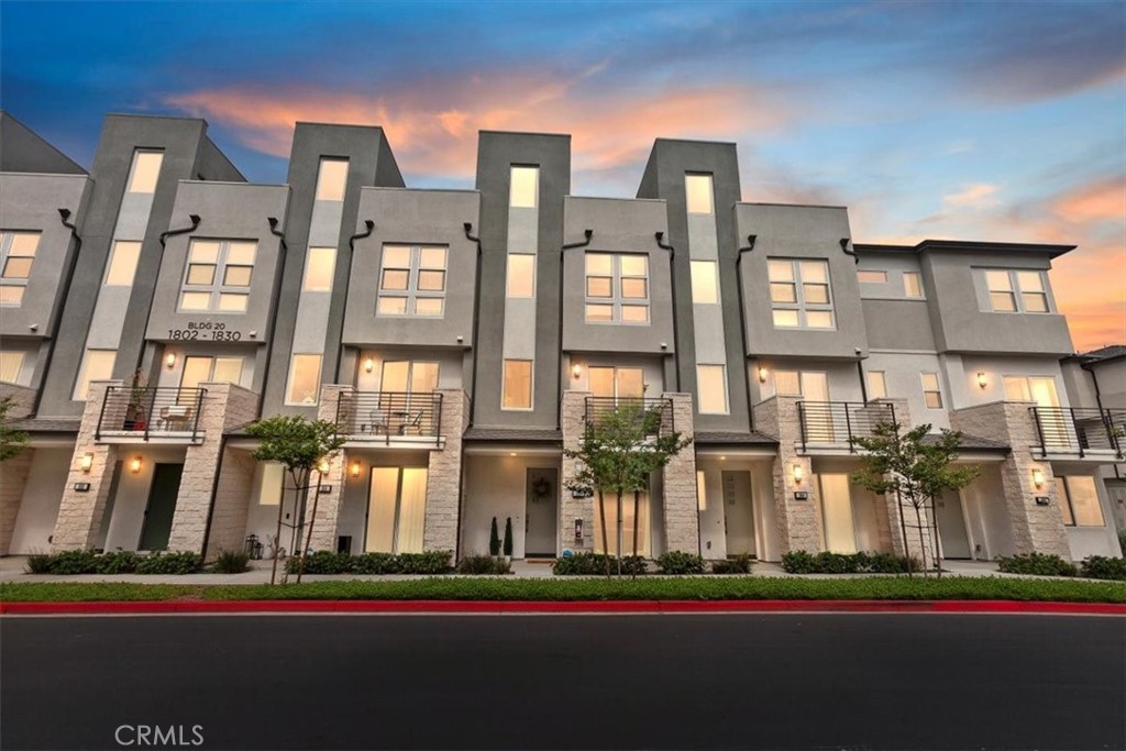 1810 W Bushell Street