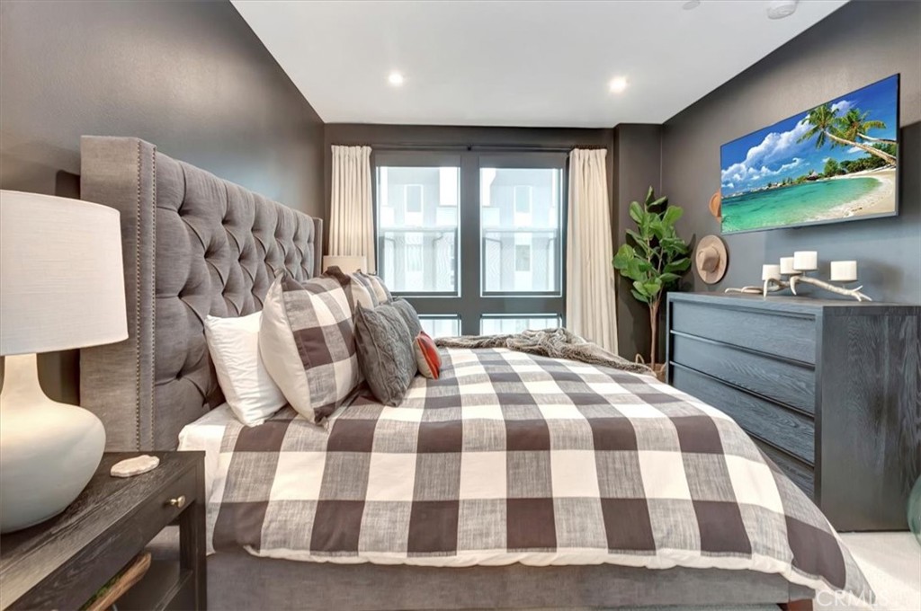 1810 W Bushell Street