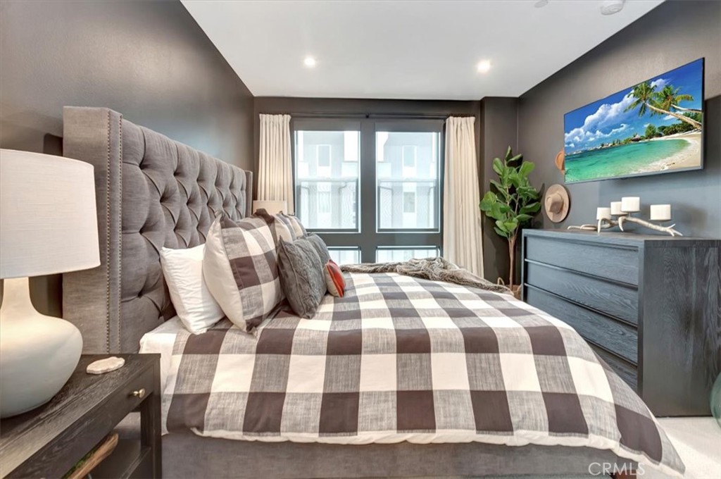 1810 W Bushell Street