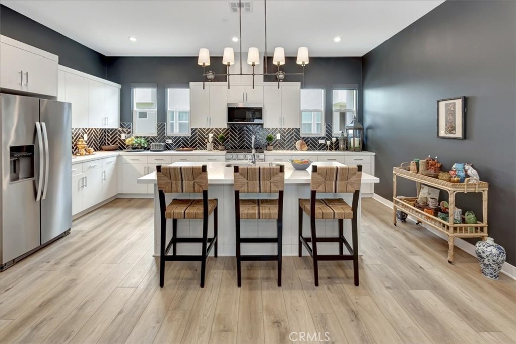 1810 W Bushell Street