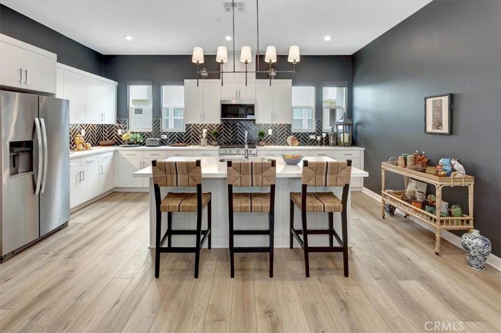 1810 W Bushell Street