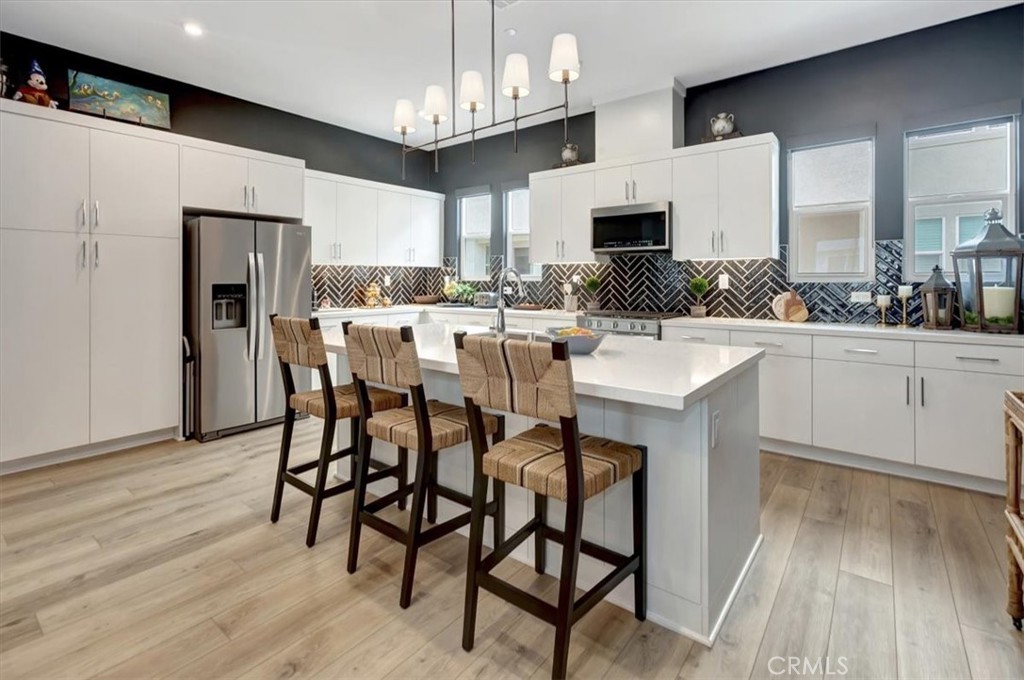 1810 W Bushell Street