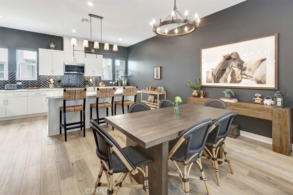 1810 W Bushell Street