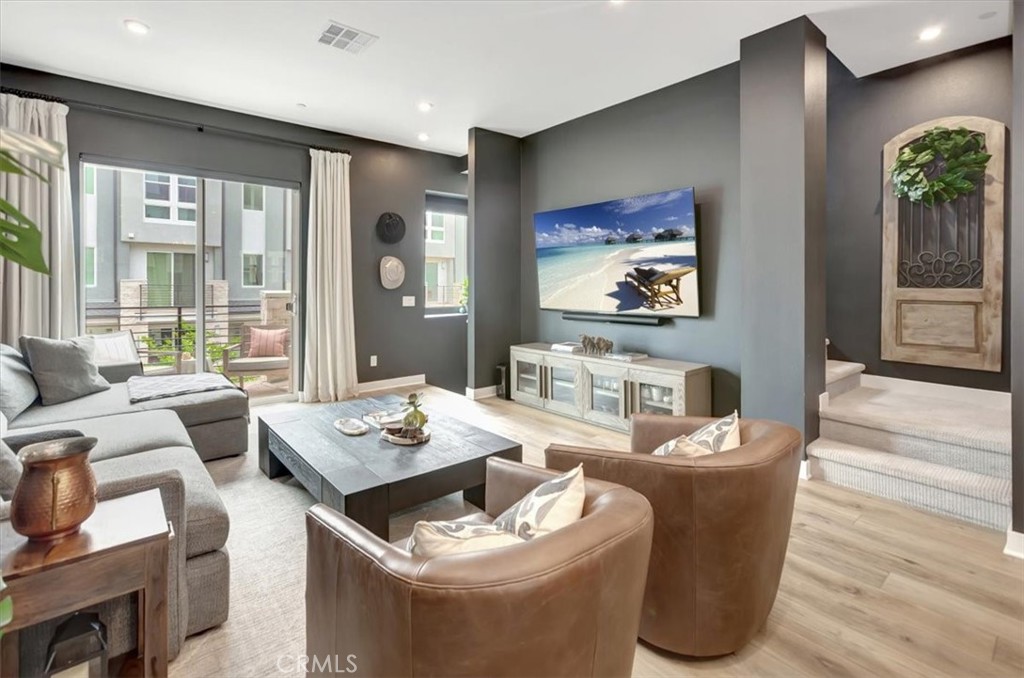 1810 W Bushell Street