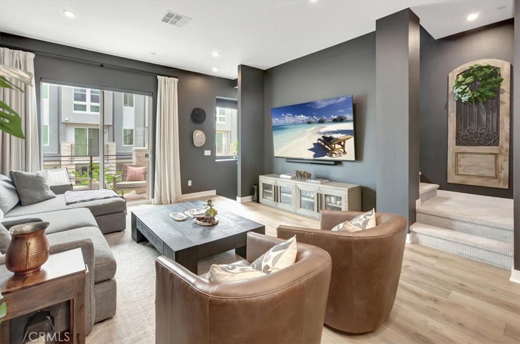 1810 W Bushell Street