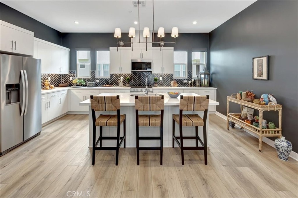 1810 W Bushell Street